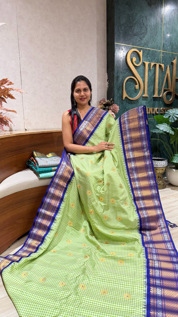 Handloom gadwal pattu