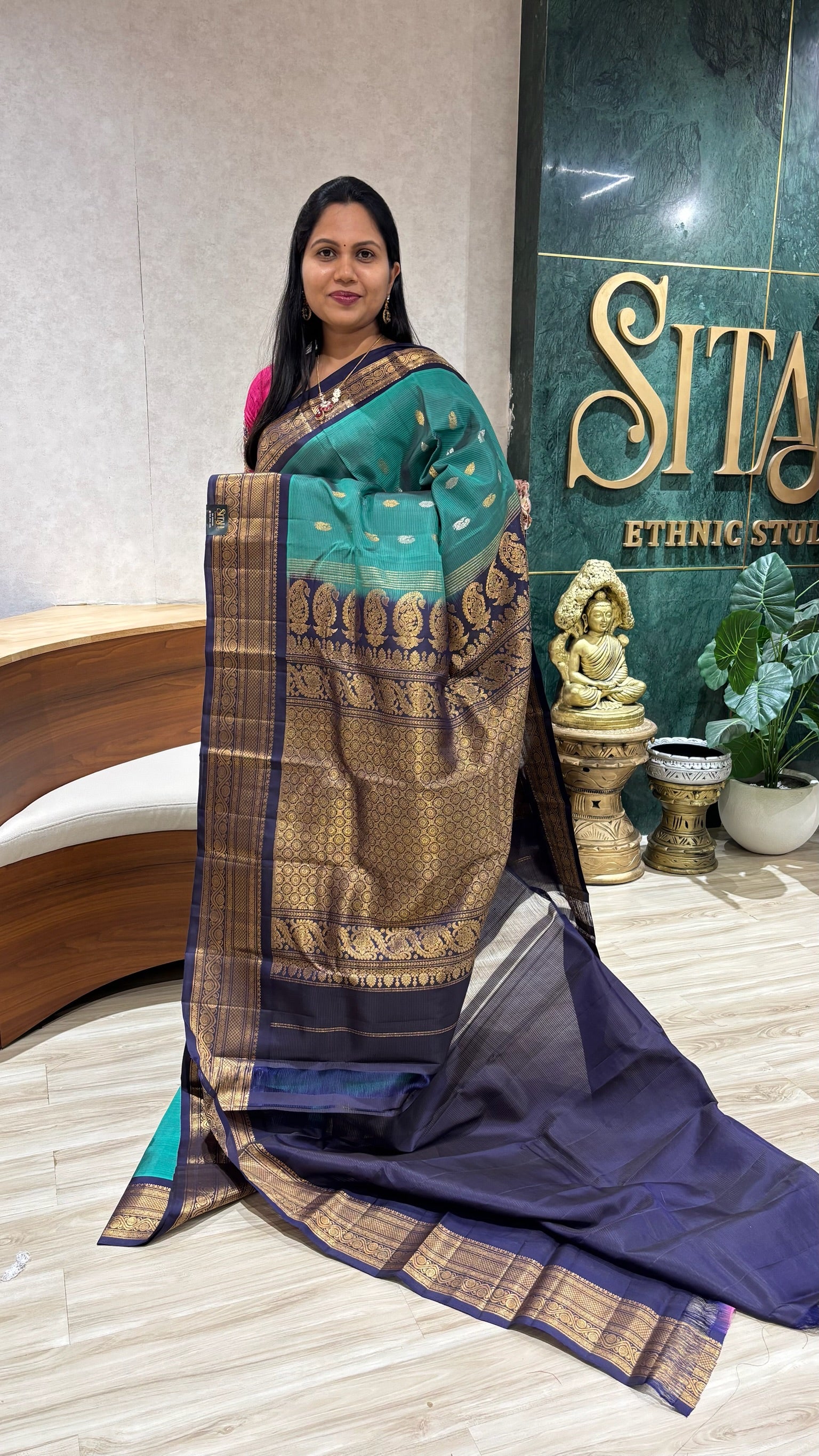 Handloom gadwal pattu with kanchi borders