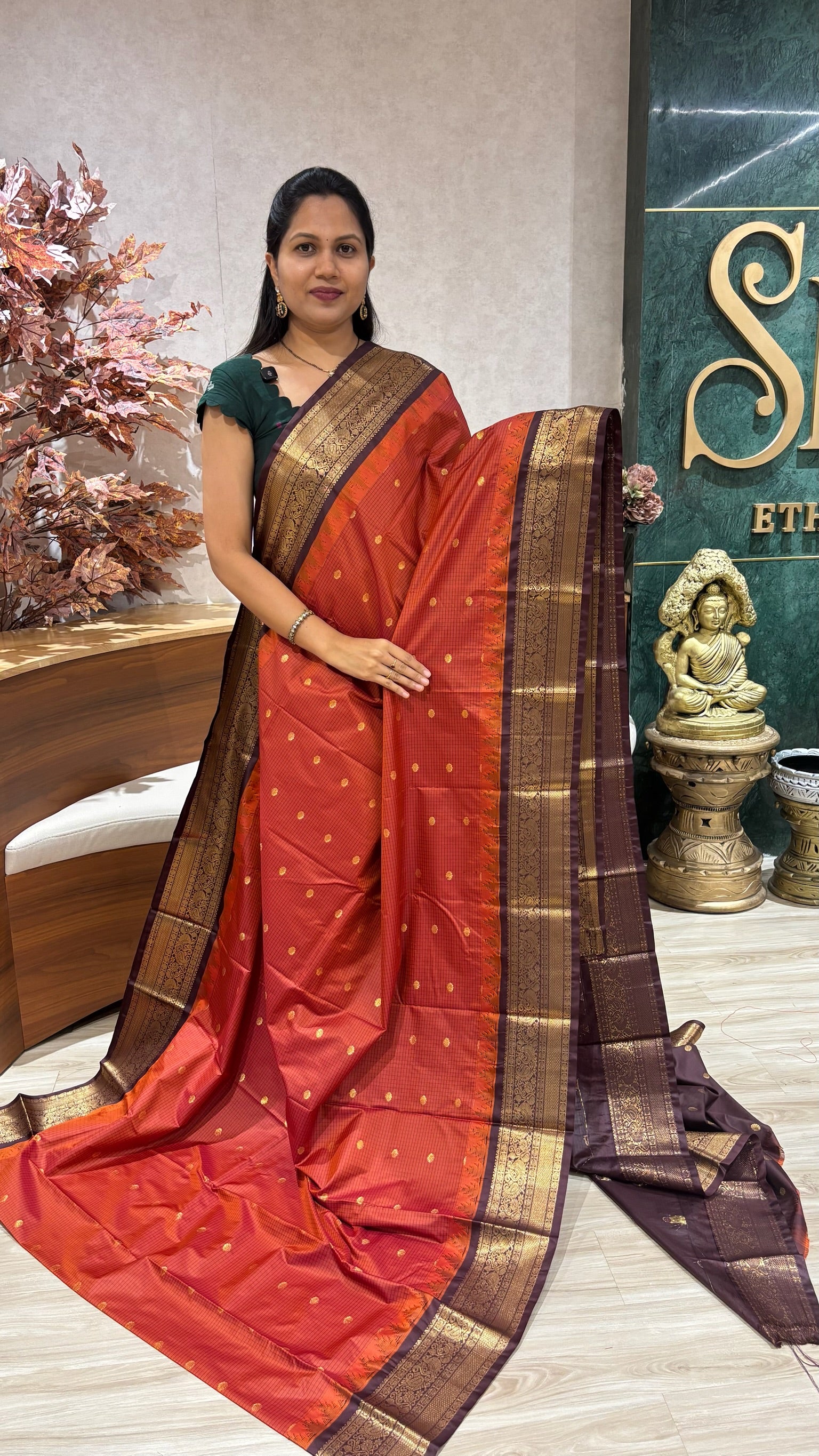 Semi gadwal peacock