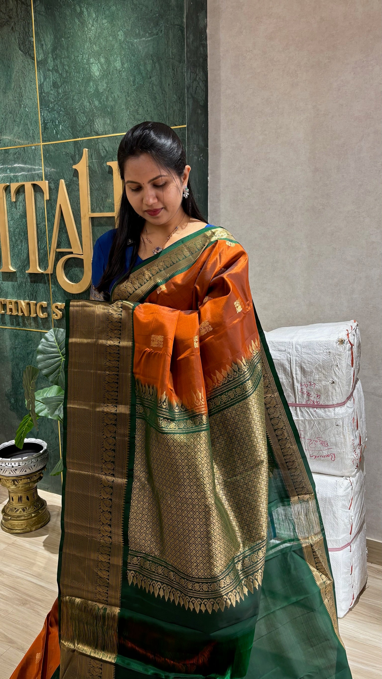 Light weight kanchi pattu