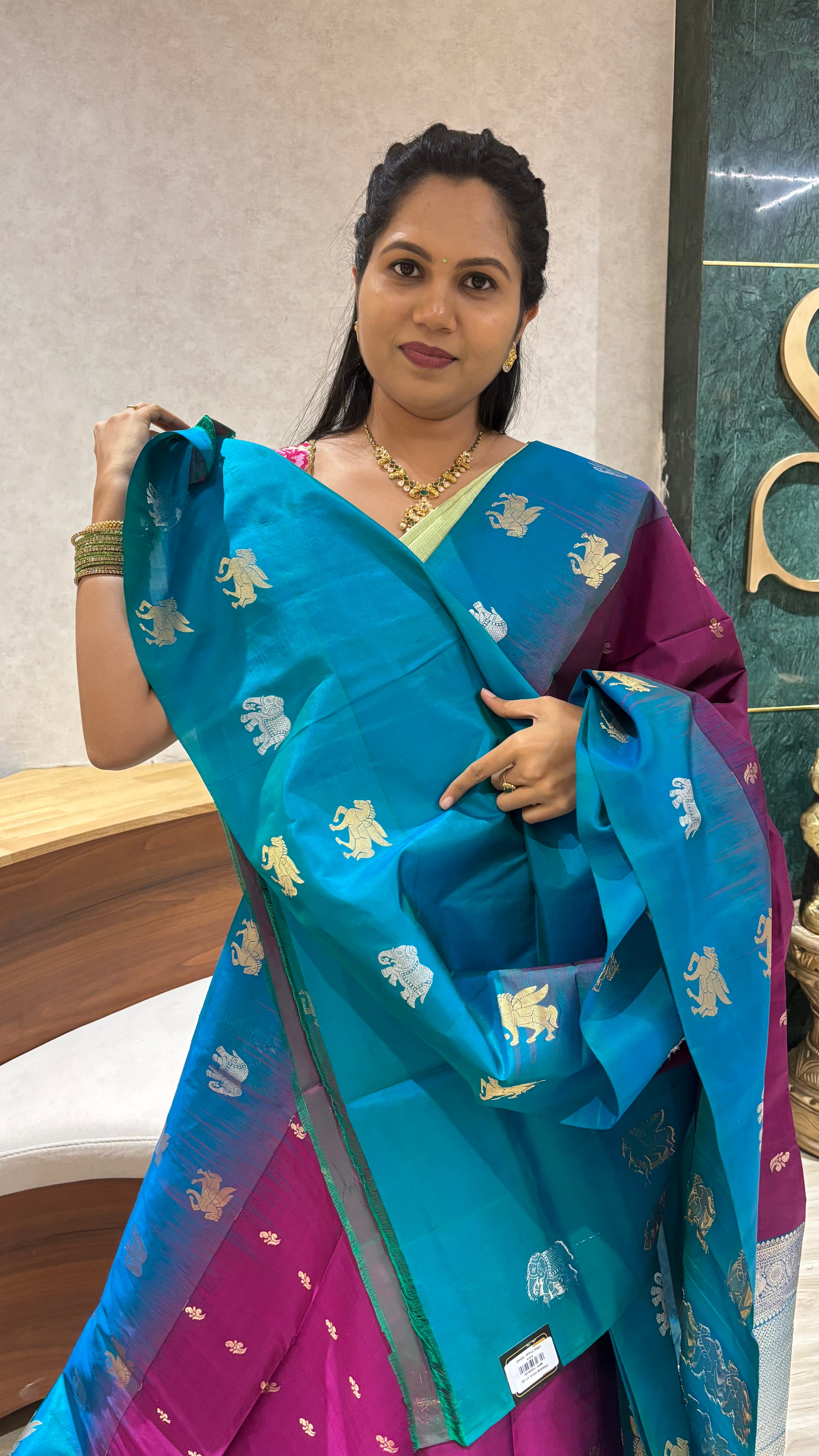 Kanchi pattu border buta