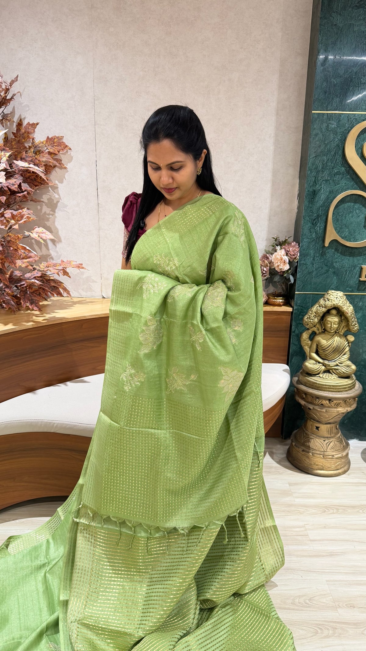 Tussar applique