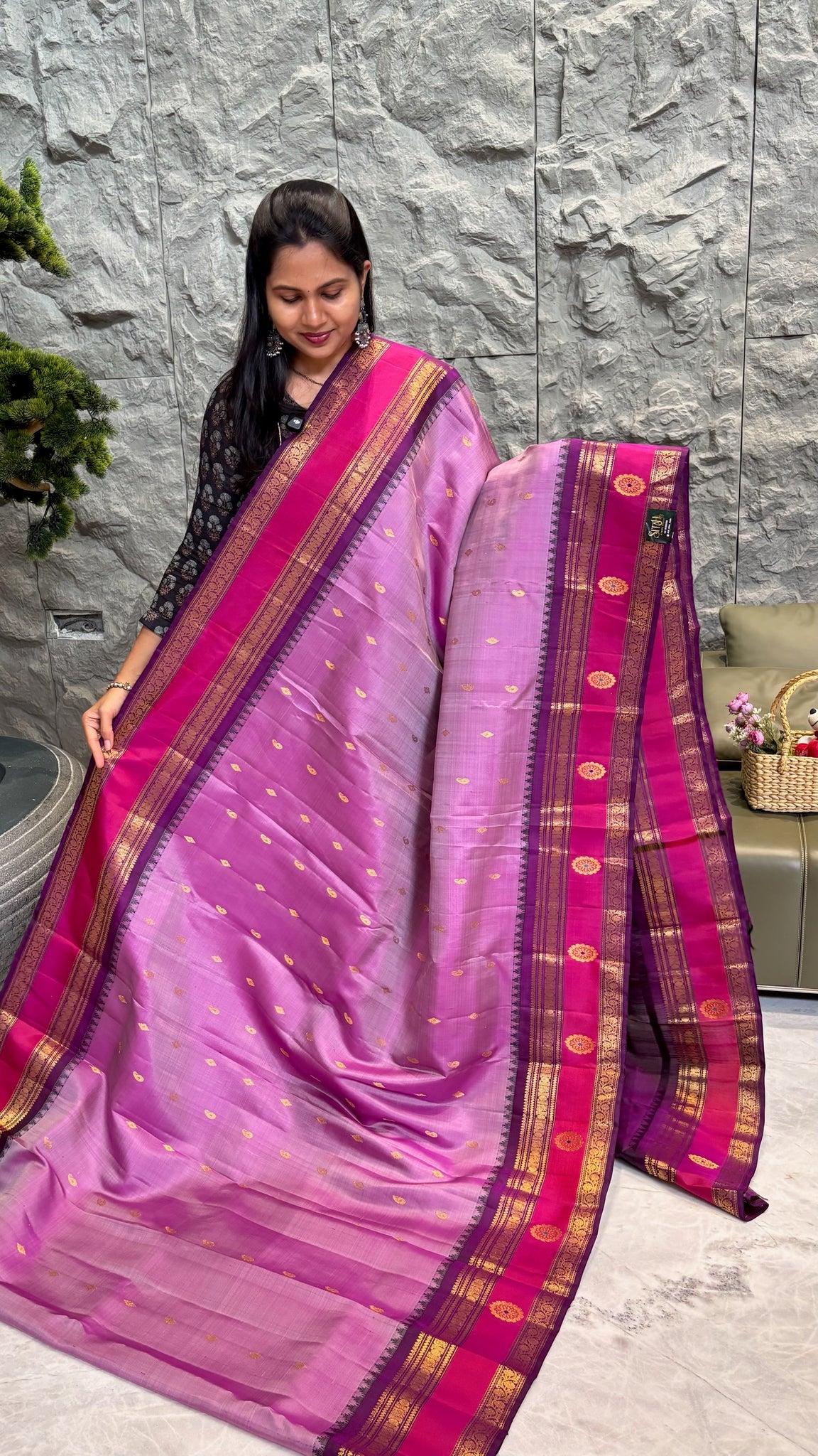 Pure handloom Gadwal pattu lavender-pink
