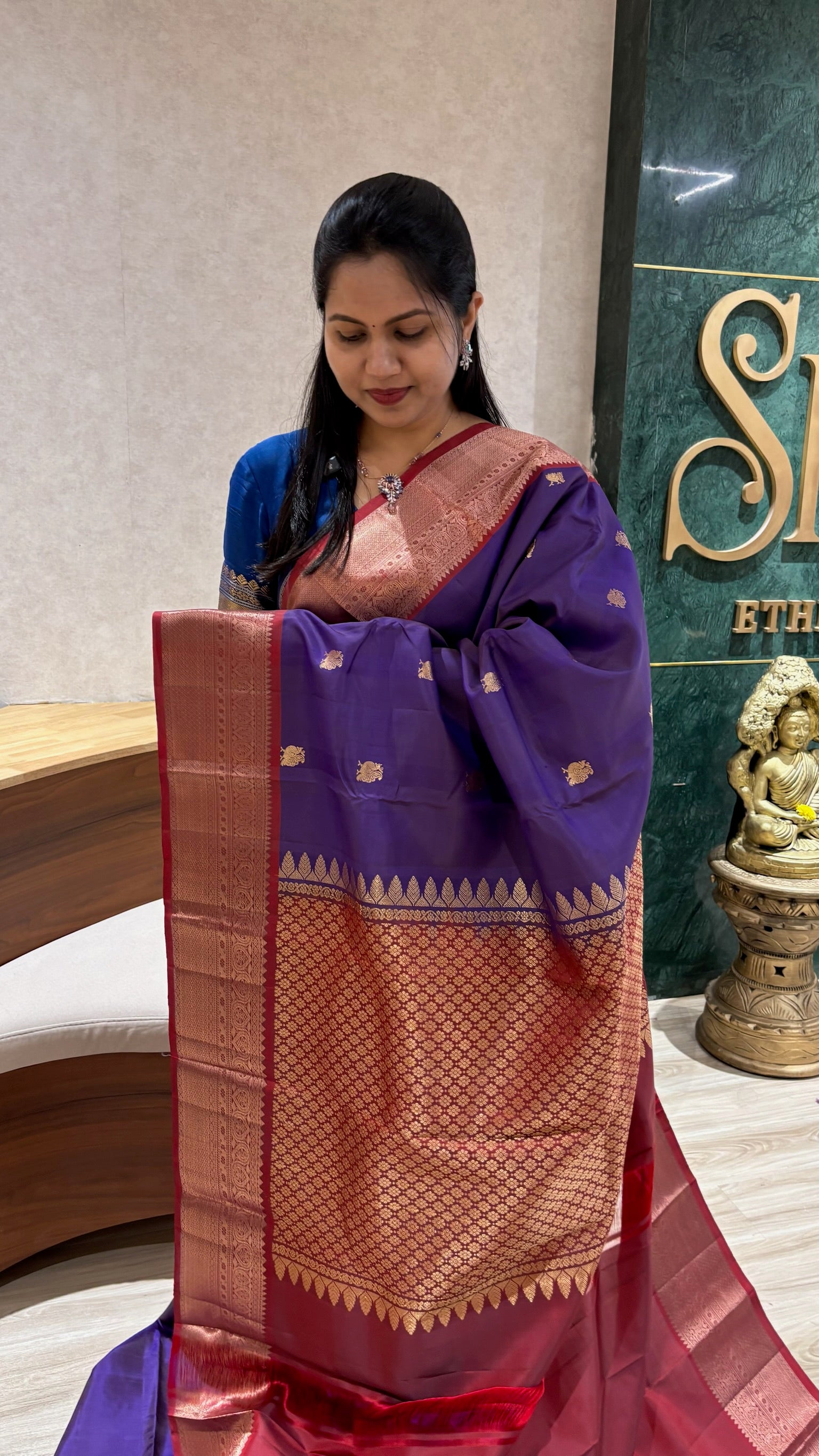 Light weight kanchi pattu