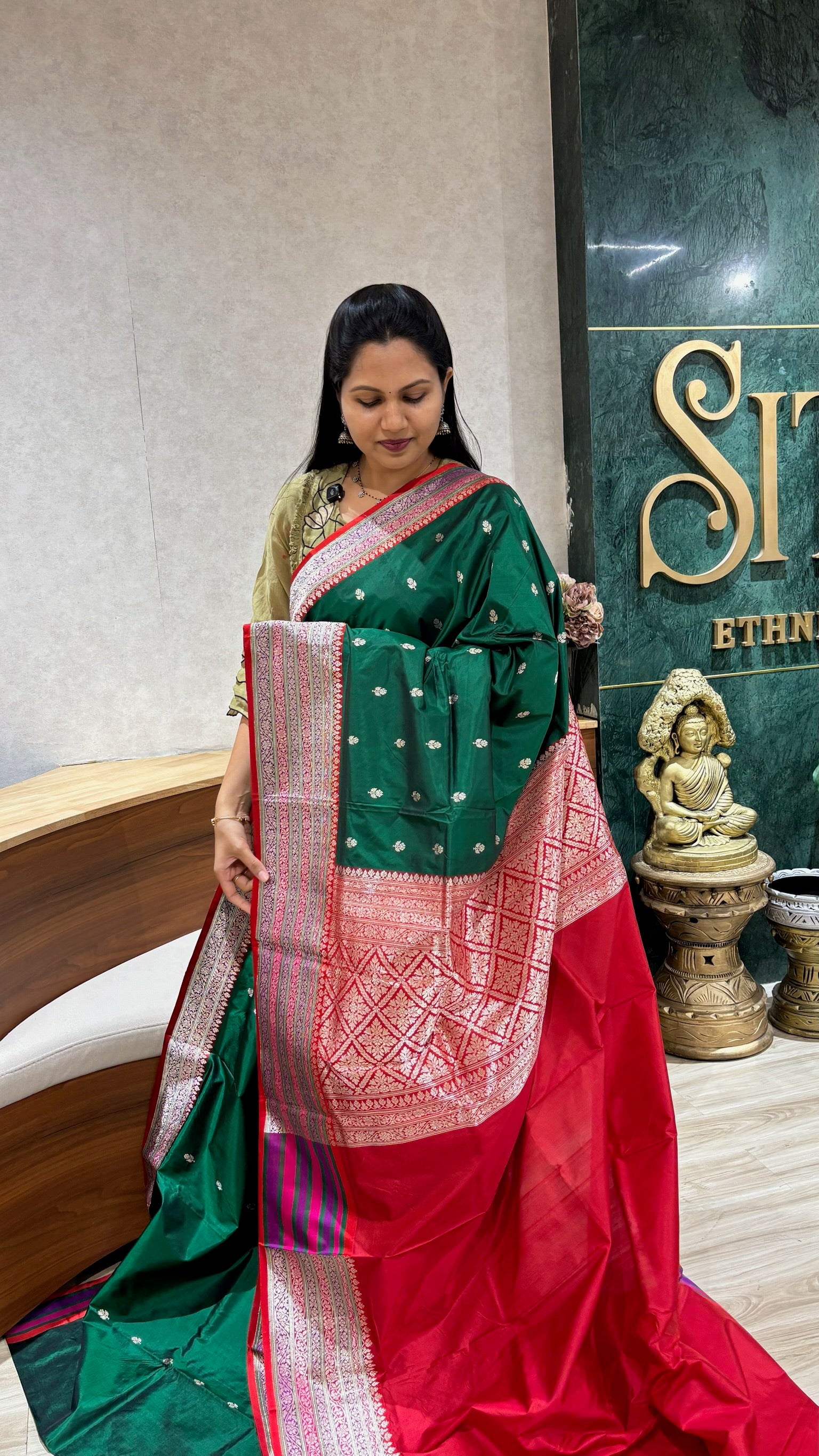 Premium Banarasi pattu
