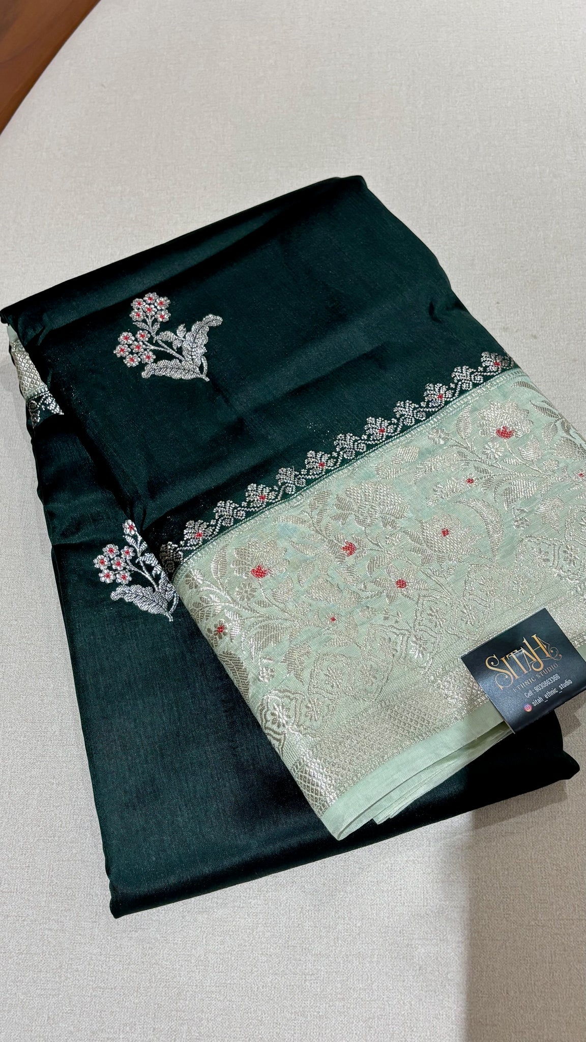 Fancy mango pattu green