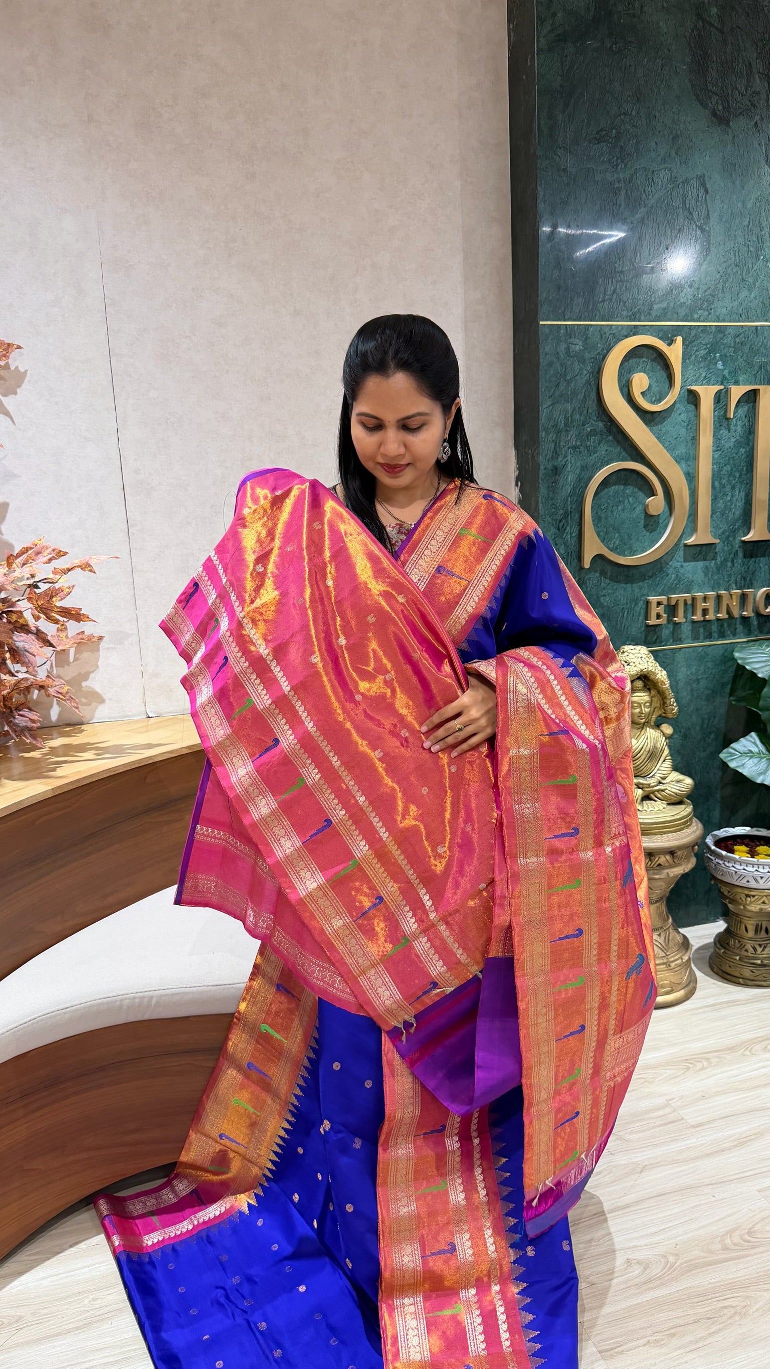 Handloom  Gadwal tissue muniya border