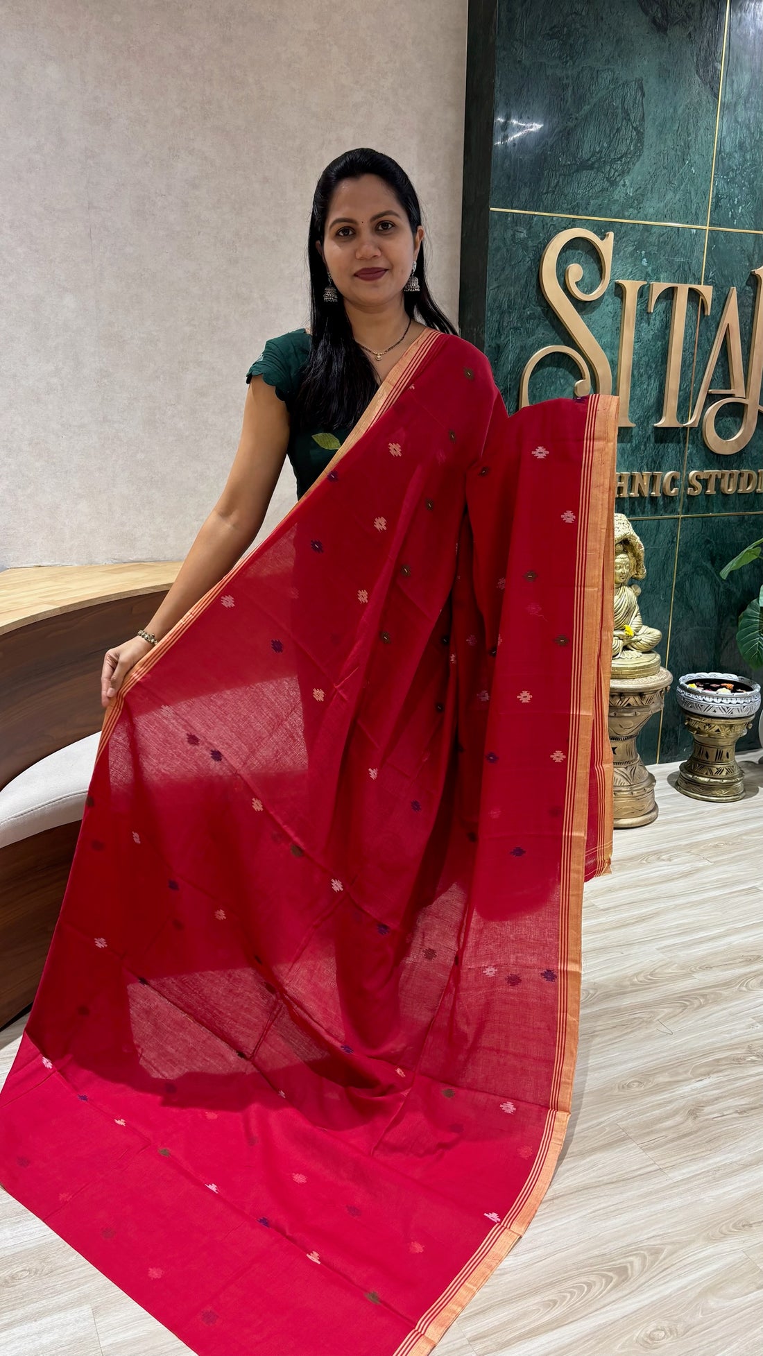 Jhamdani cotton red