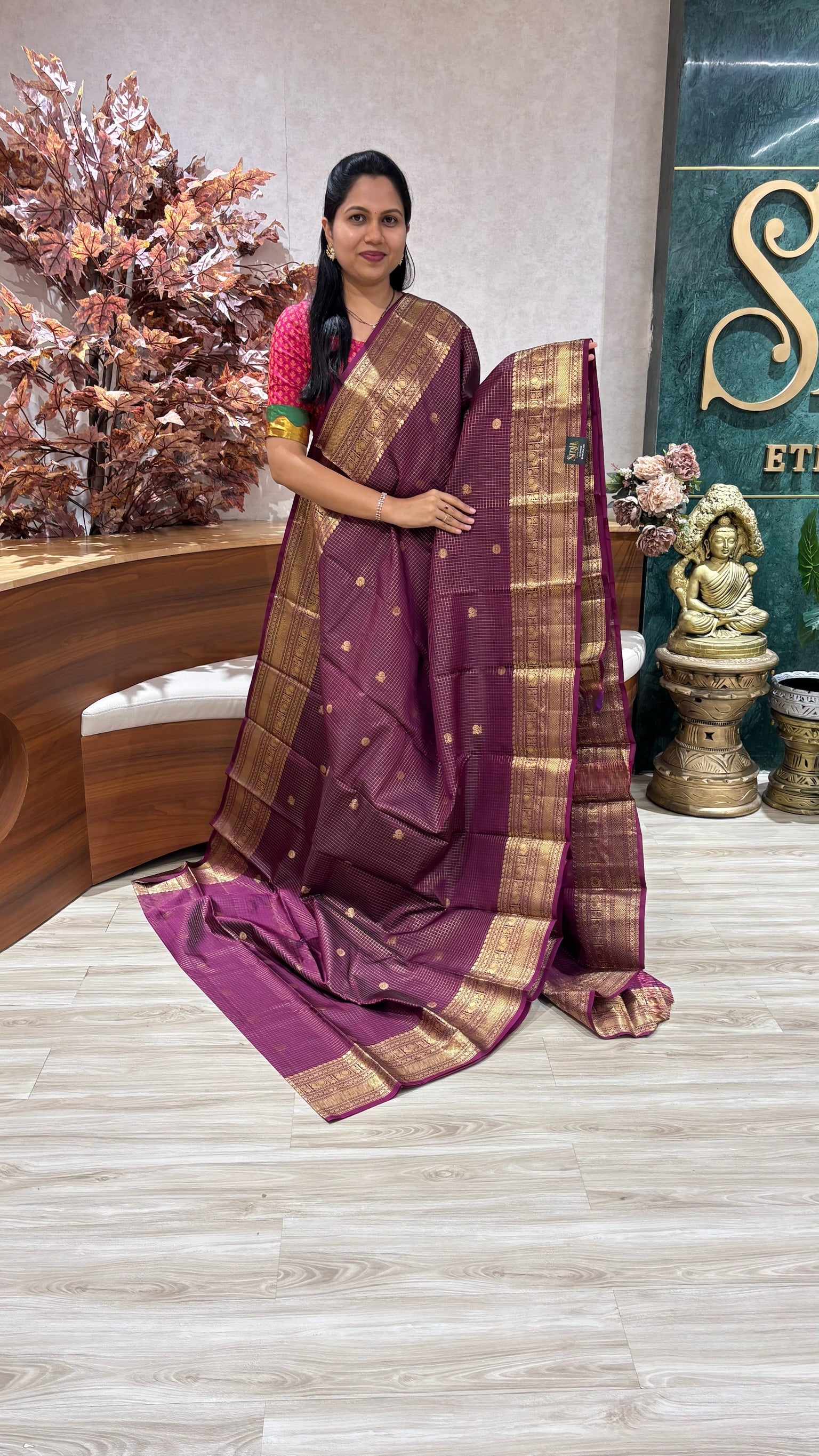 Handloom vintage Kanchi wine