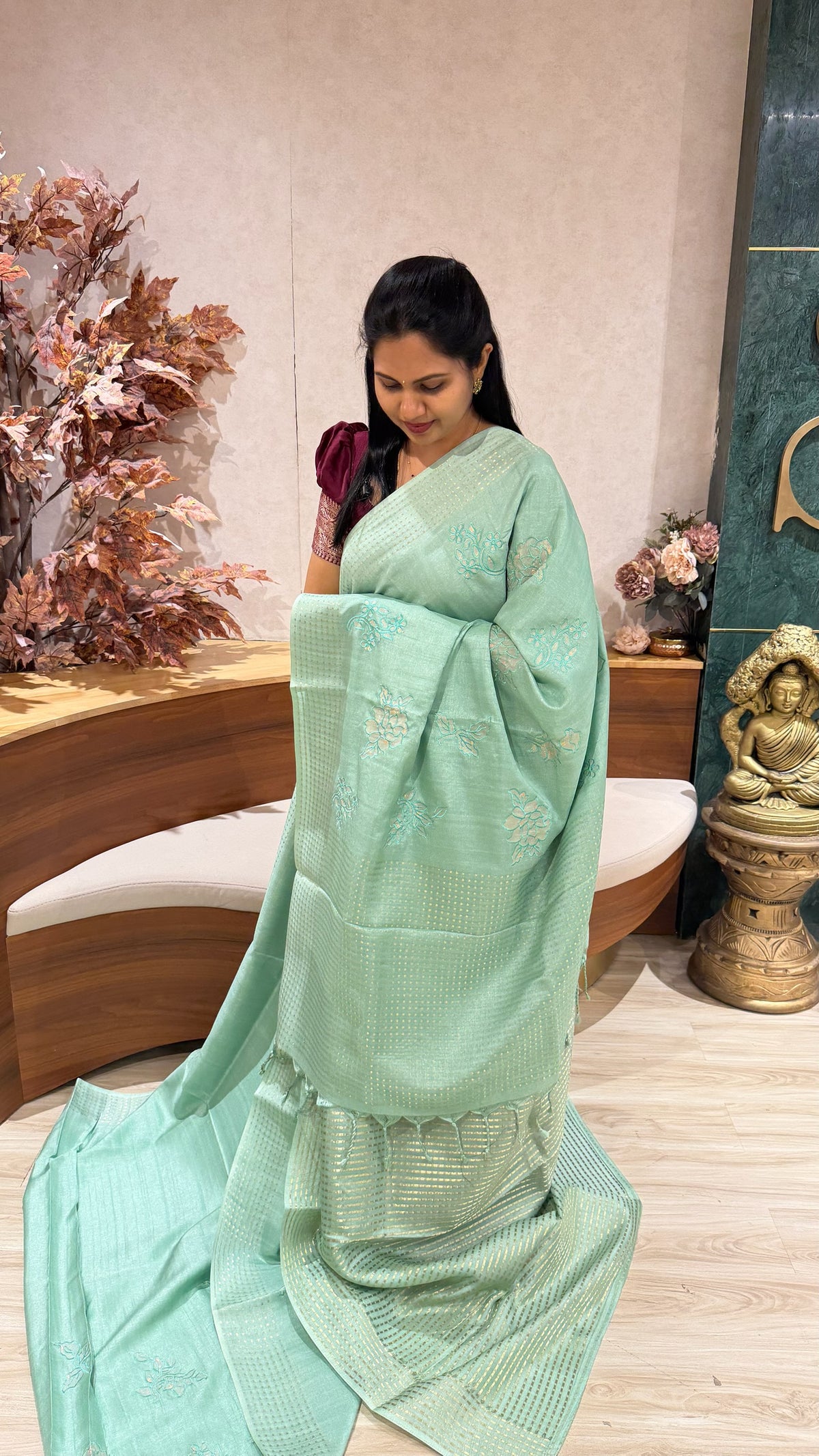 Tussar applique