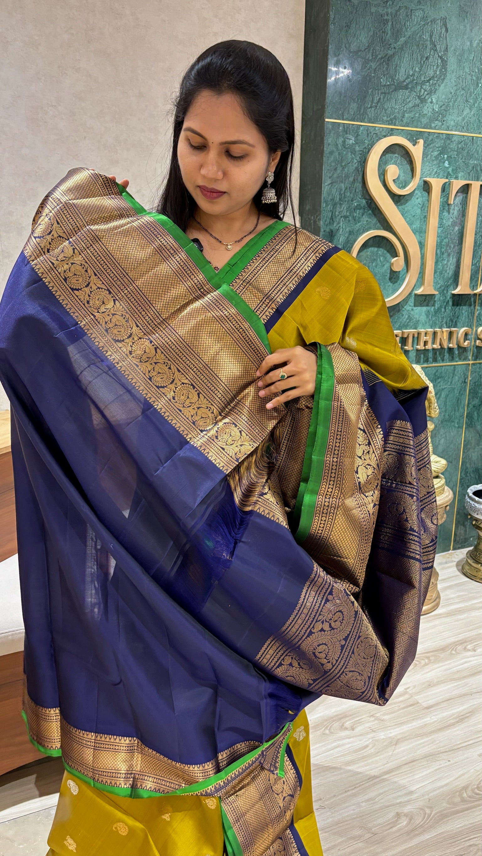 Handloom Gadwal pattu