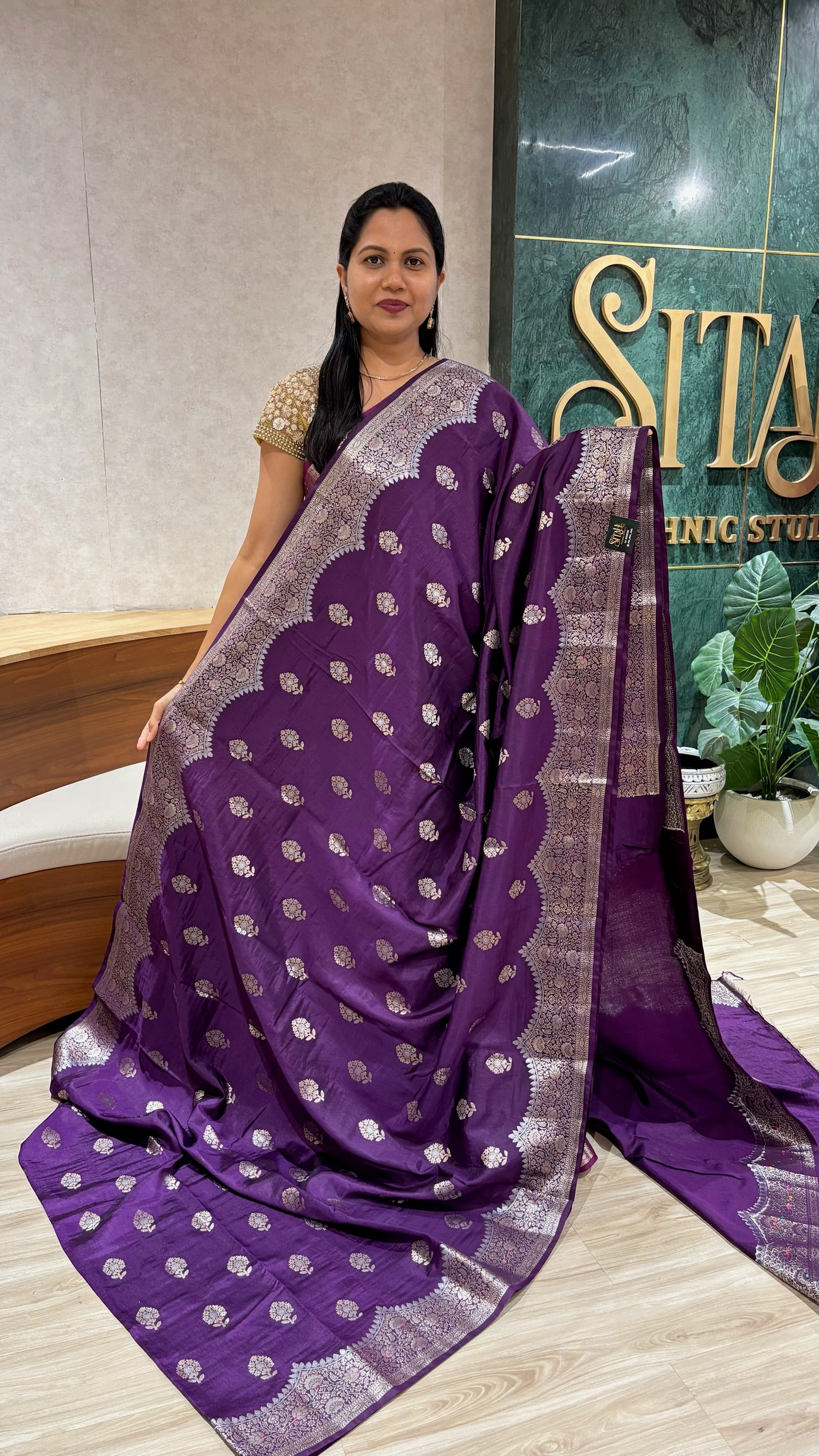Banaras scallop purple