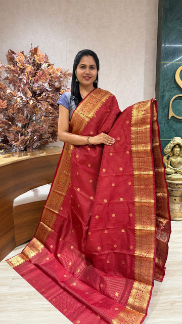 Vintage light weight pattu