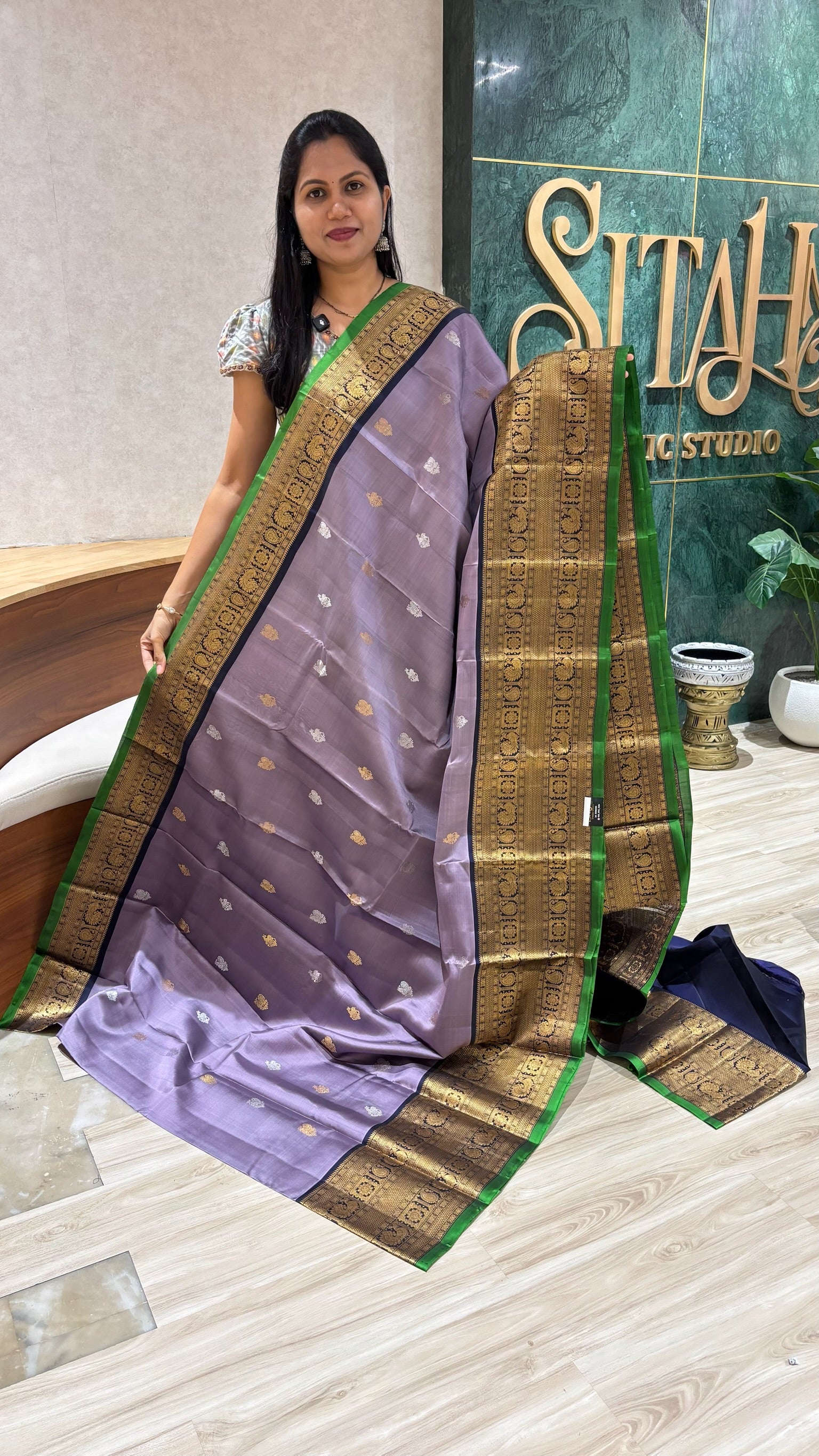 Handloom gadwal pattu