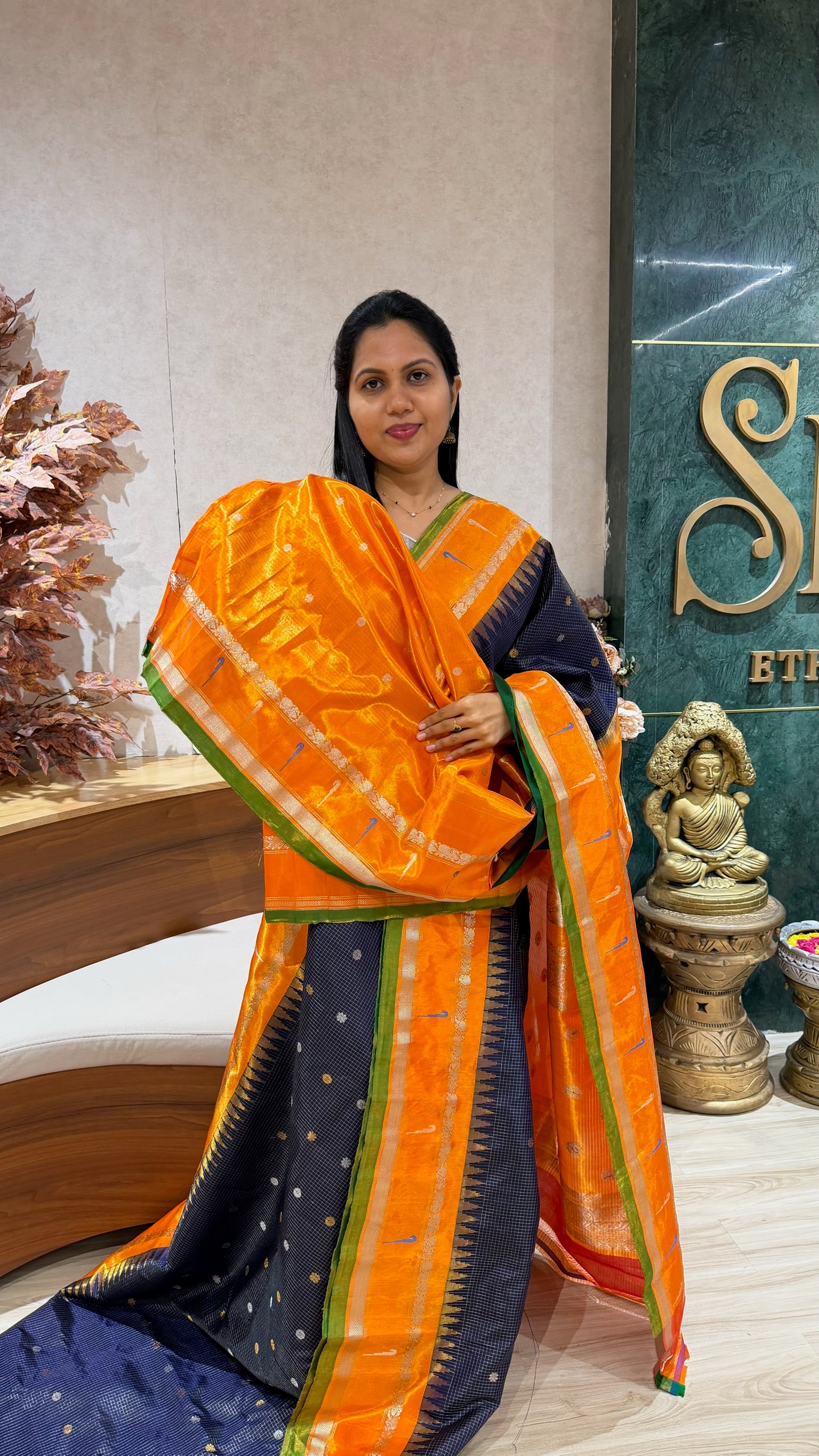 Handloom  Gadwal tissue muniya border