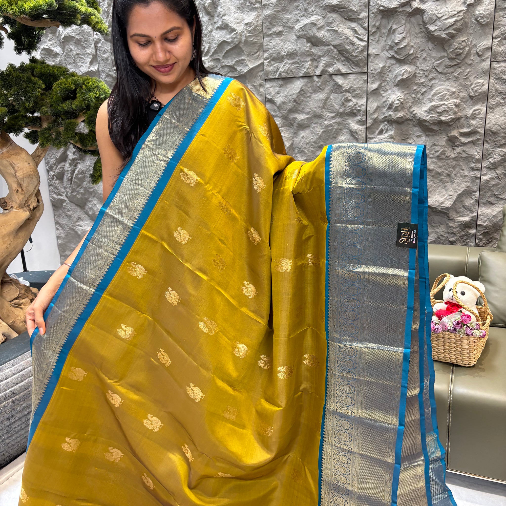 Kanchi pattu mehindi-ramablue