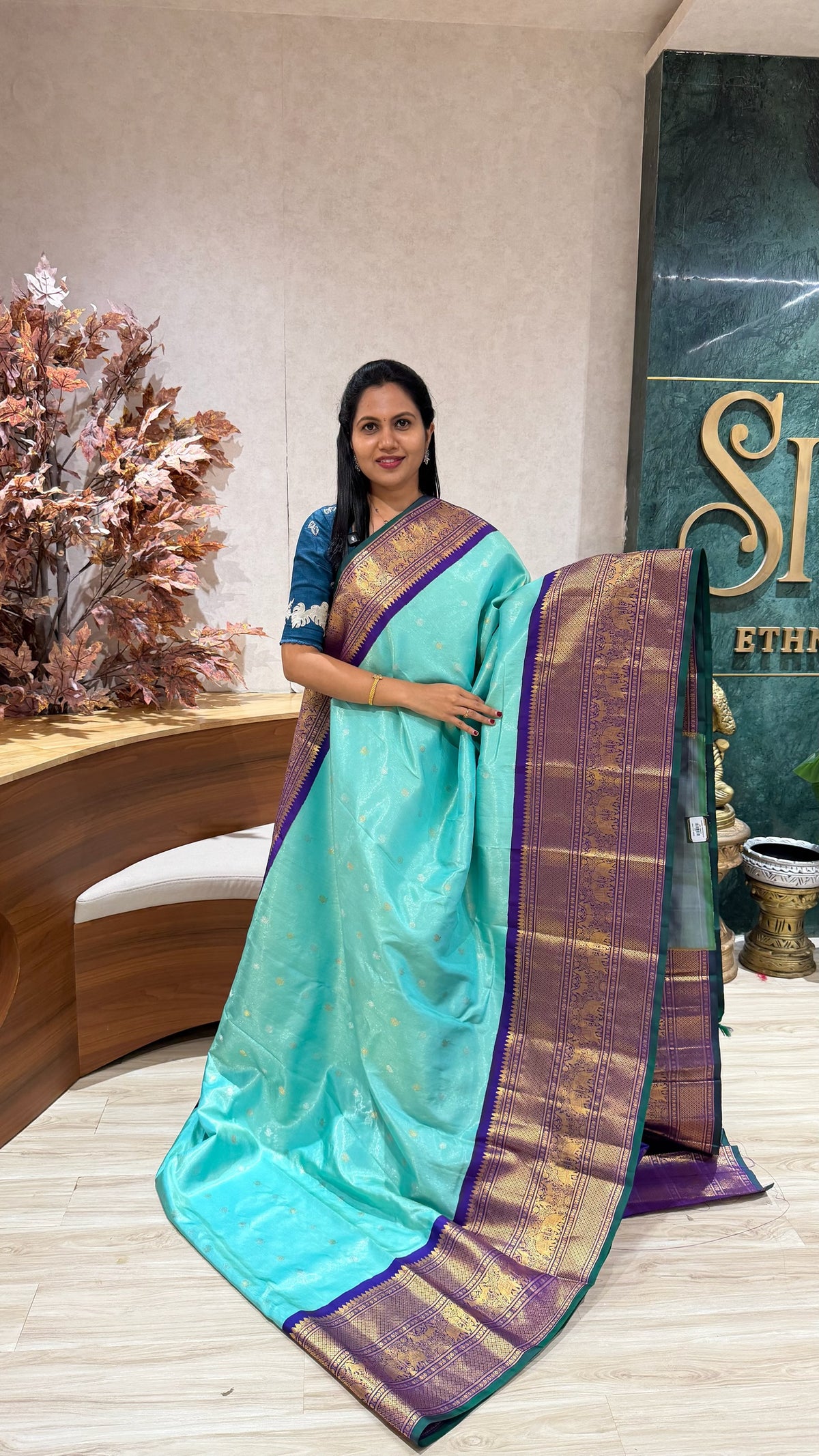 Handloom tissue gadwal