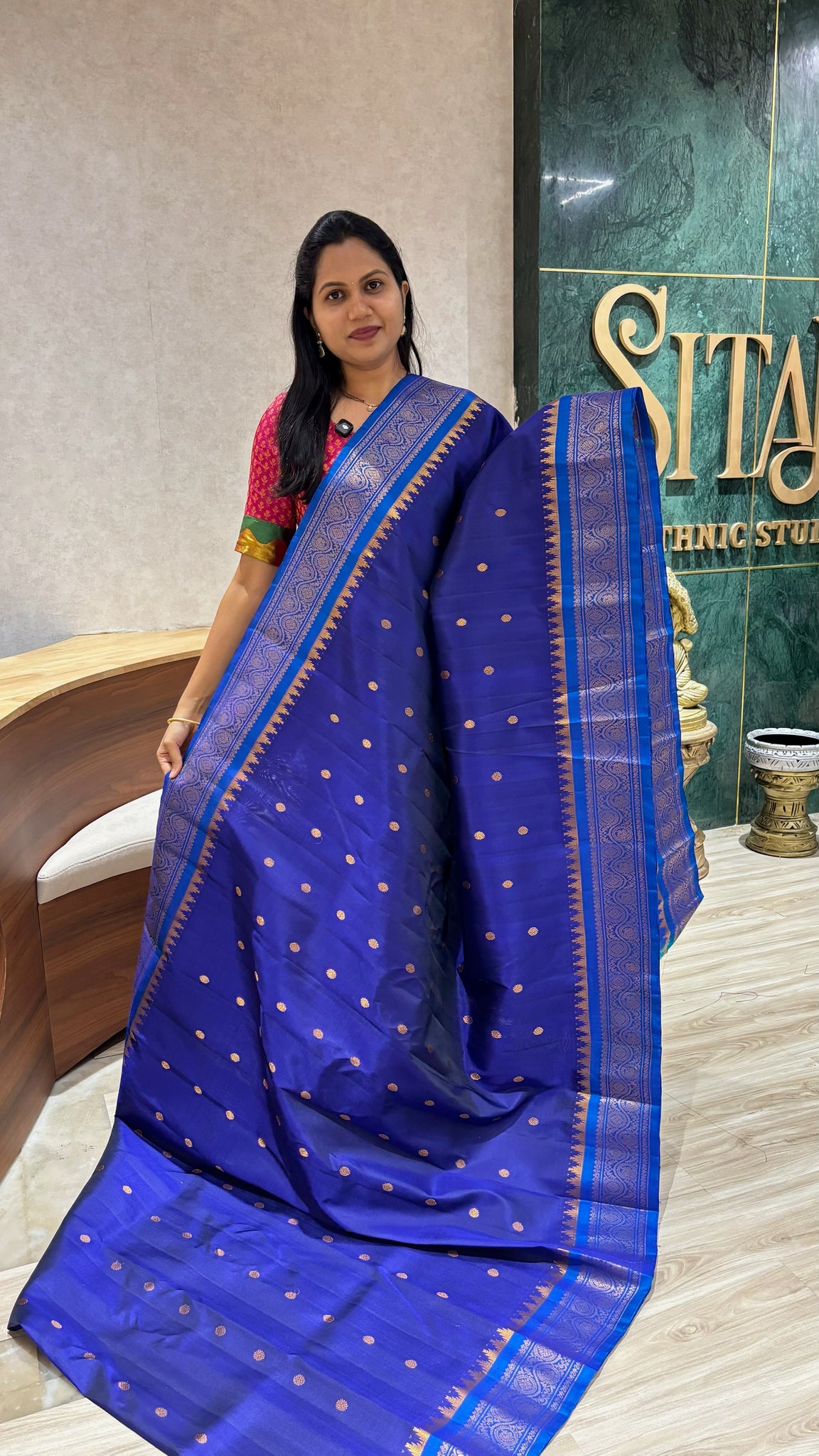 Handloom gadwal pattu
