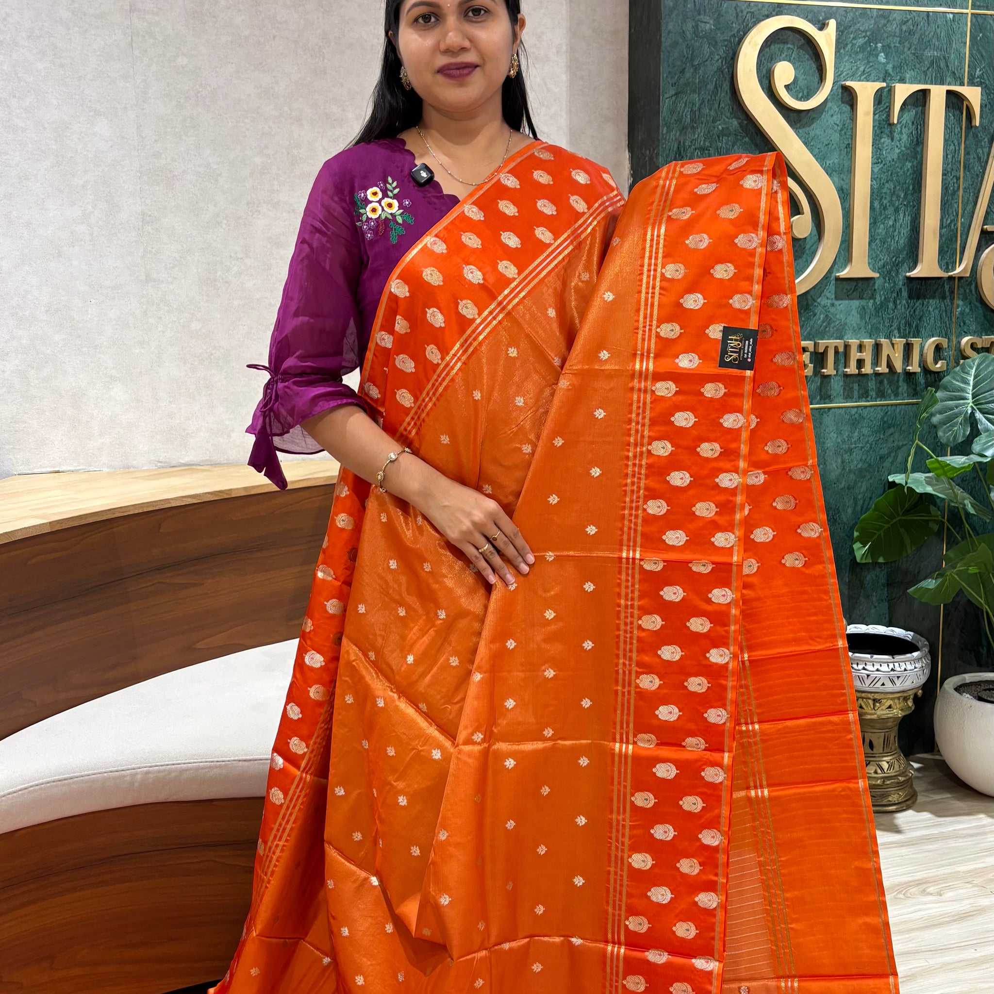 Tissue with mashru satin border orange