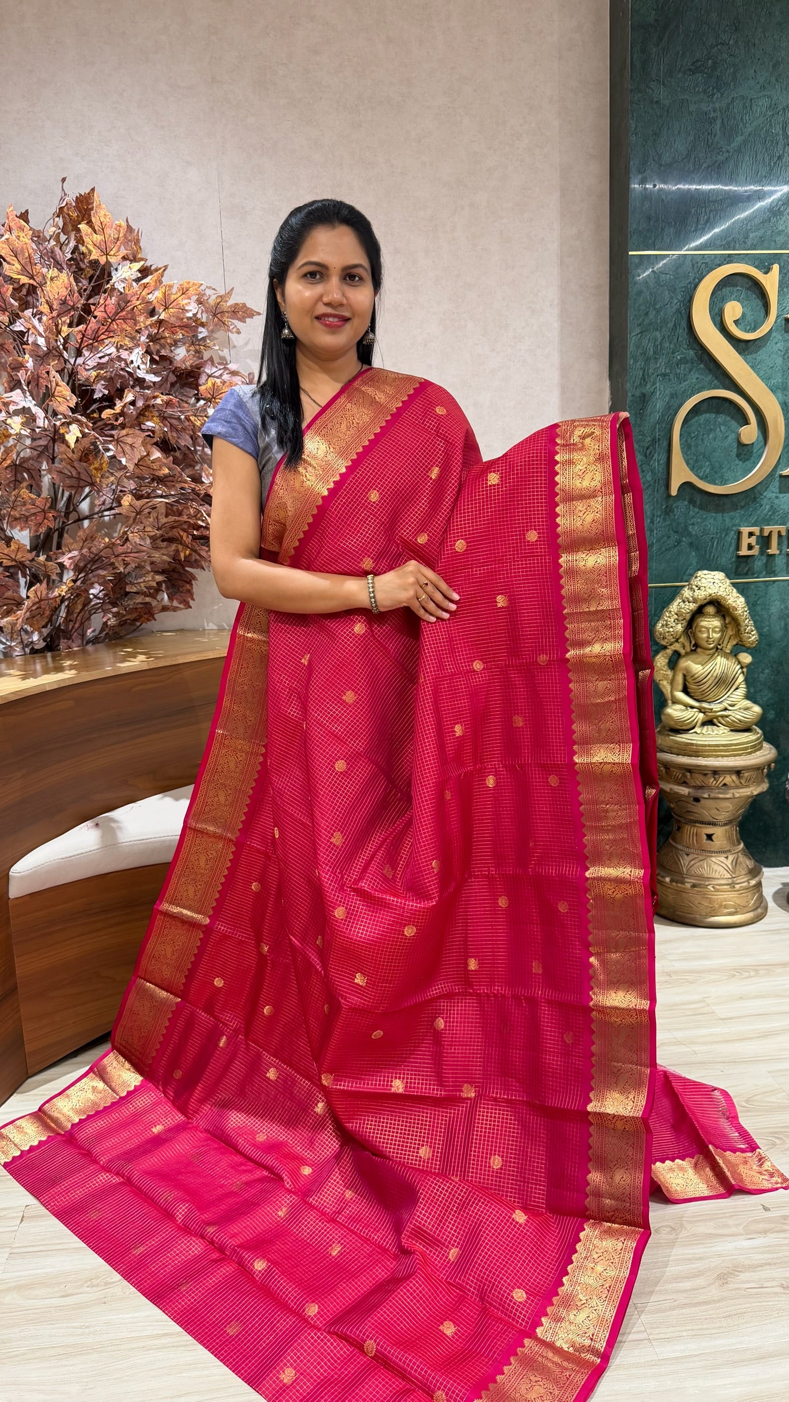 Vintage light weight pattu