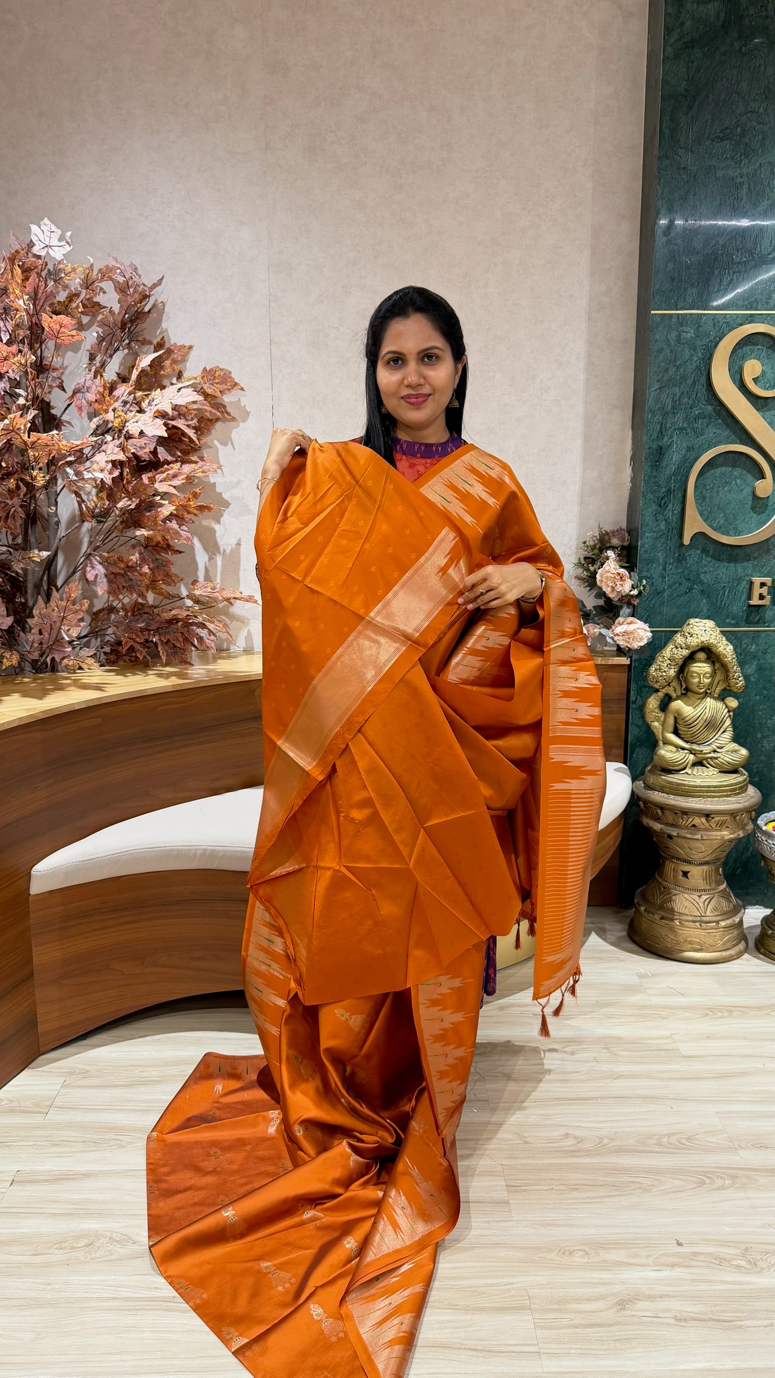 Fancy silk temple border