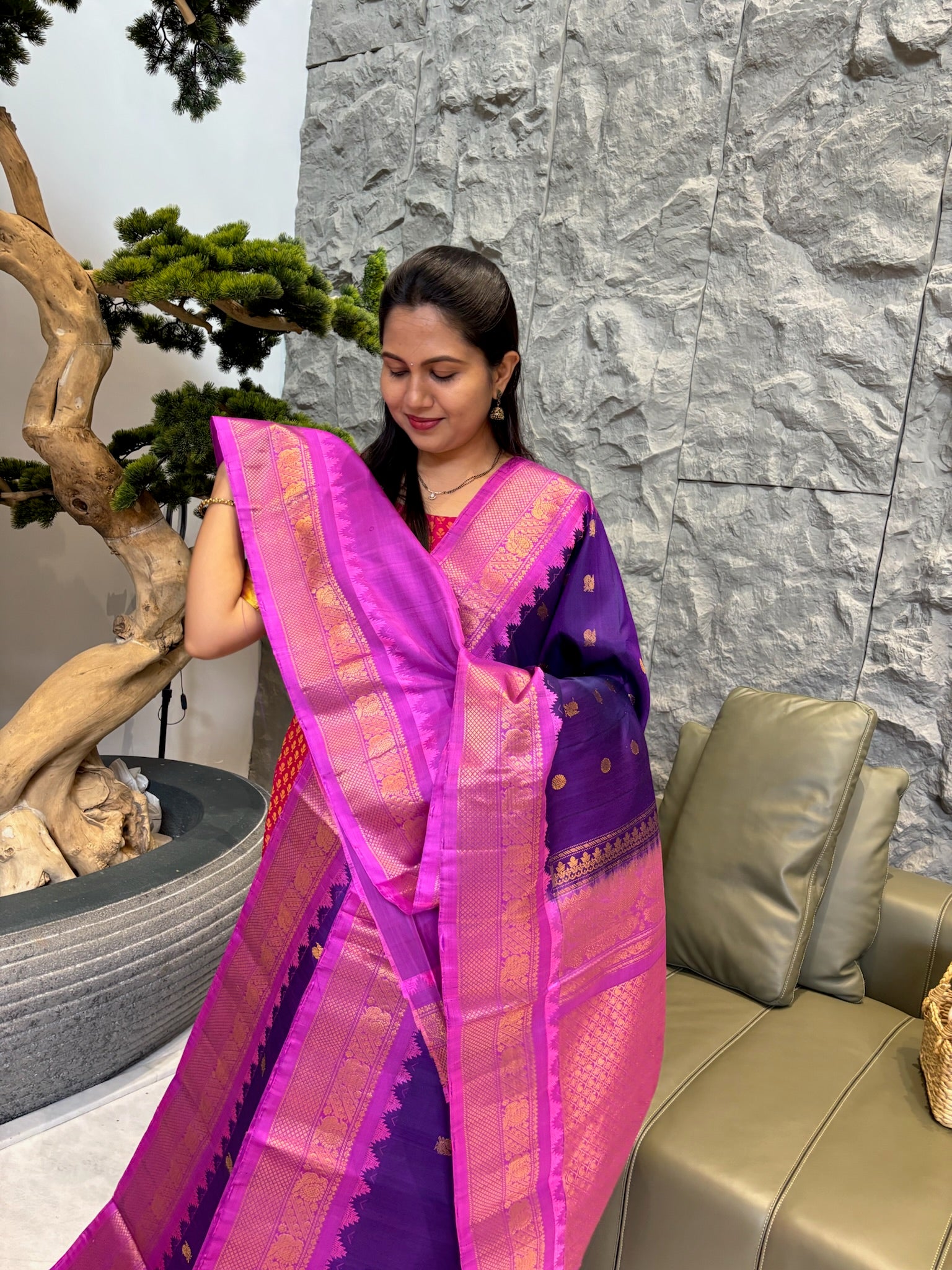 Handloom pattu Violet pink