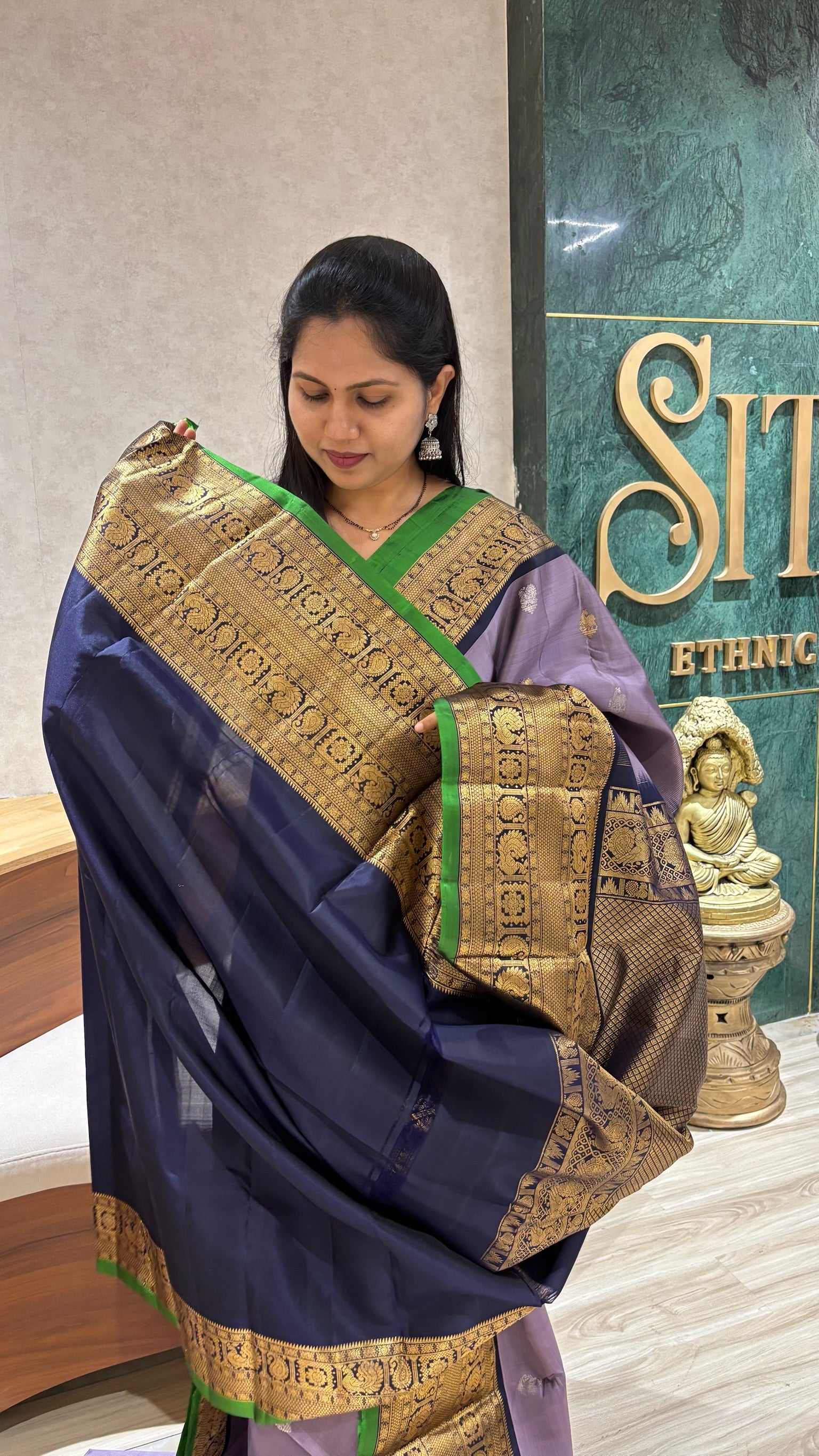 Handloom gadwal pattu