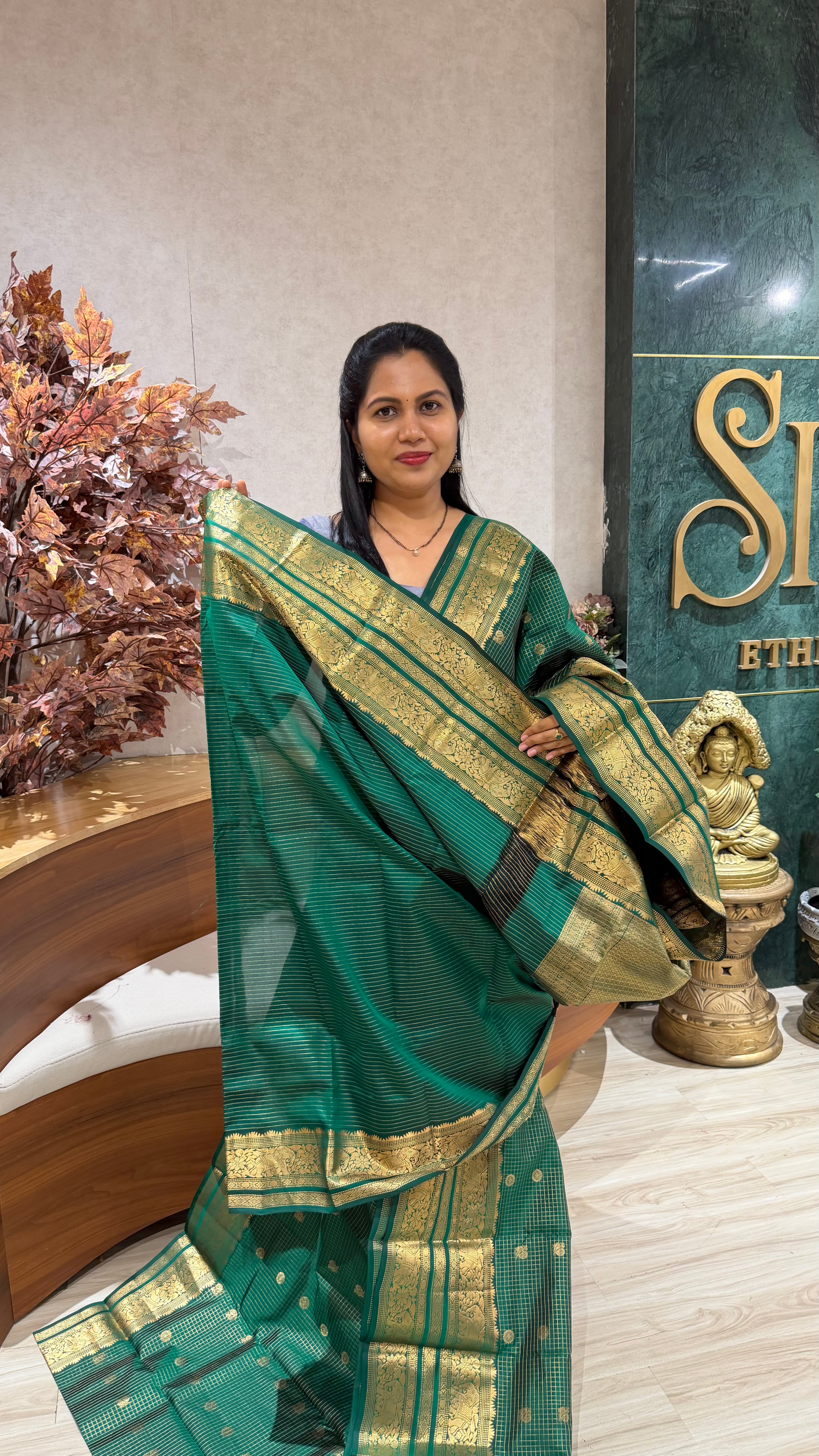 Vintage light weight pattu
