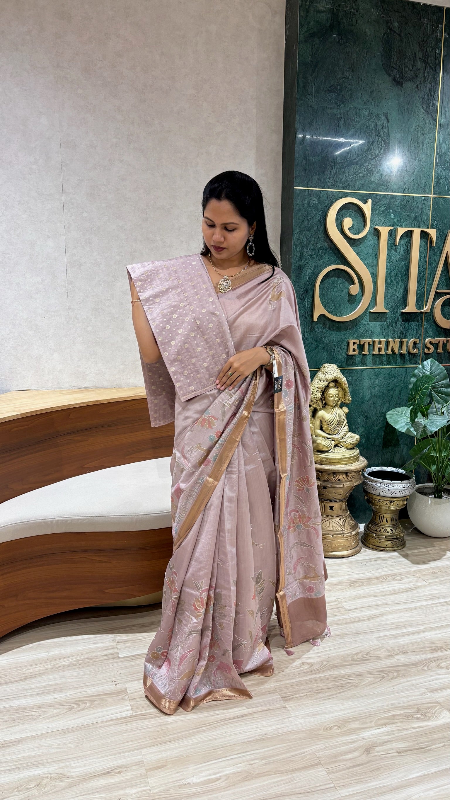 Pure chinia hand brush embroidery