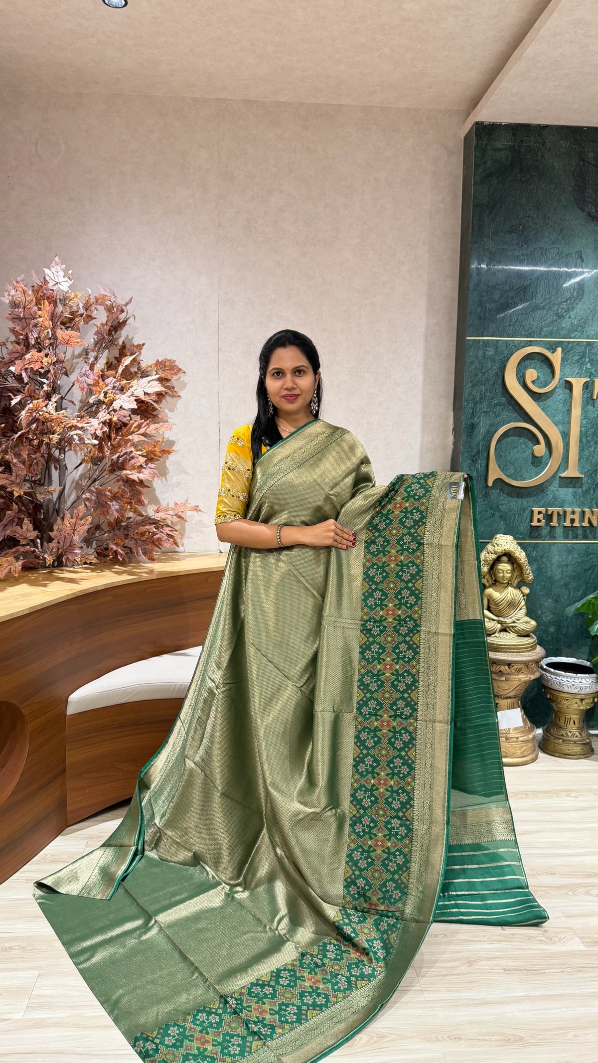 Banaras tissue Patola green