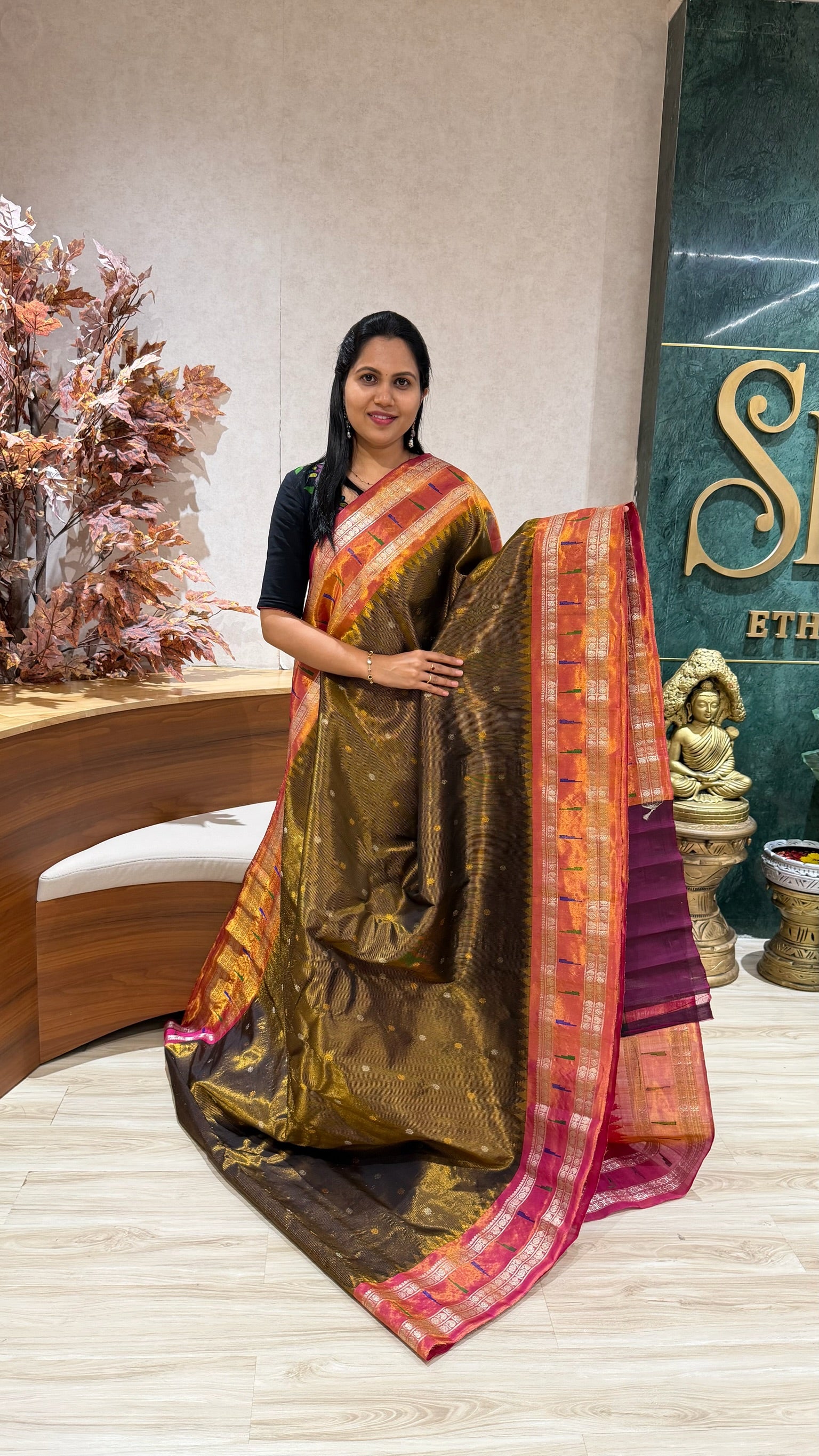 Handloom Gadwal tissue