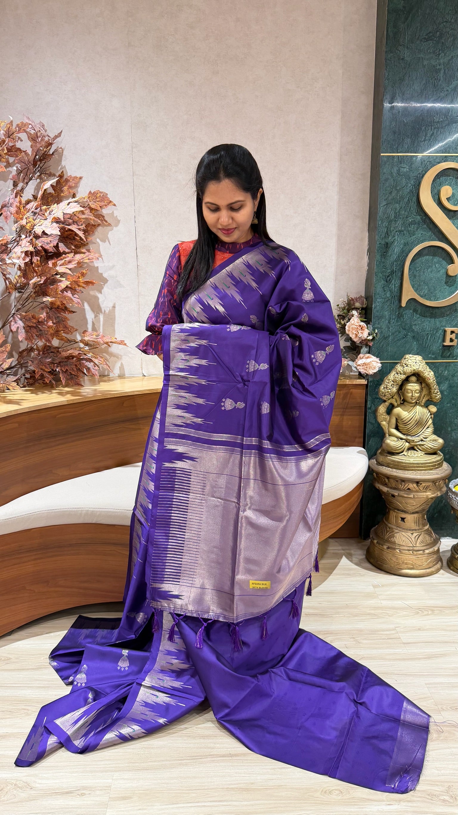 Fancy silk temple border
