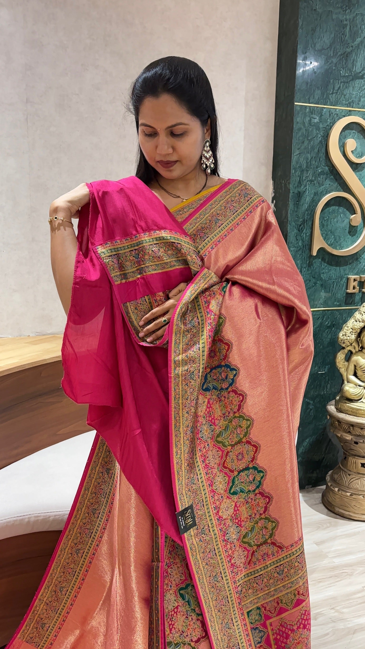 Banaras tissue pashmina pink