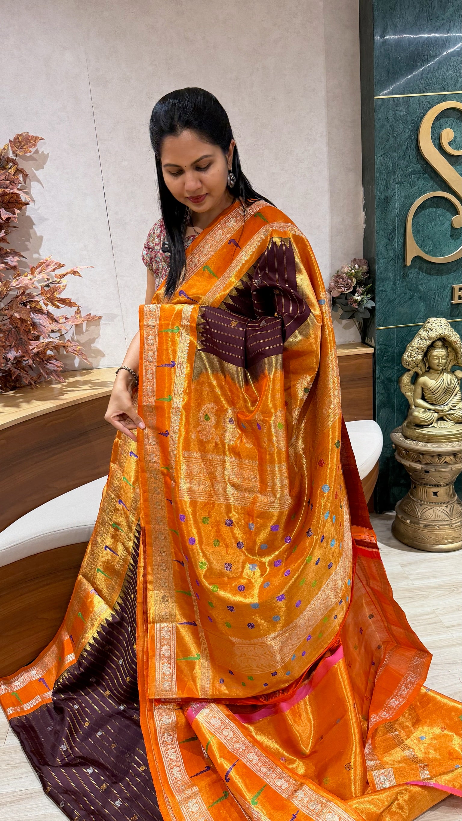 Handloom  Gadwal tissue muniya border