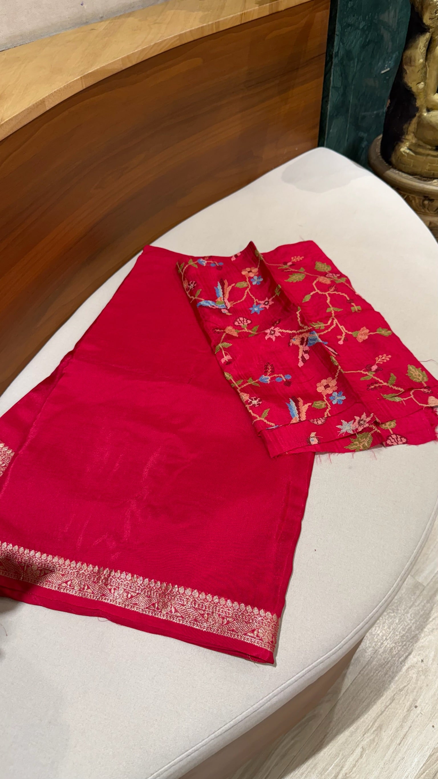 Crepe embroidery