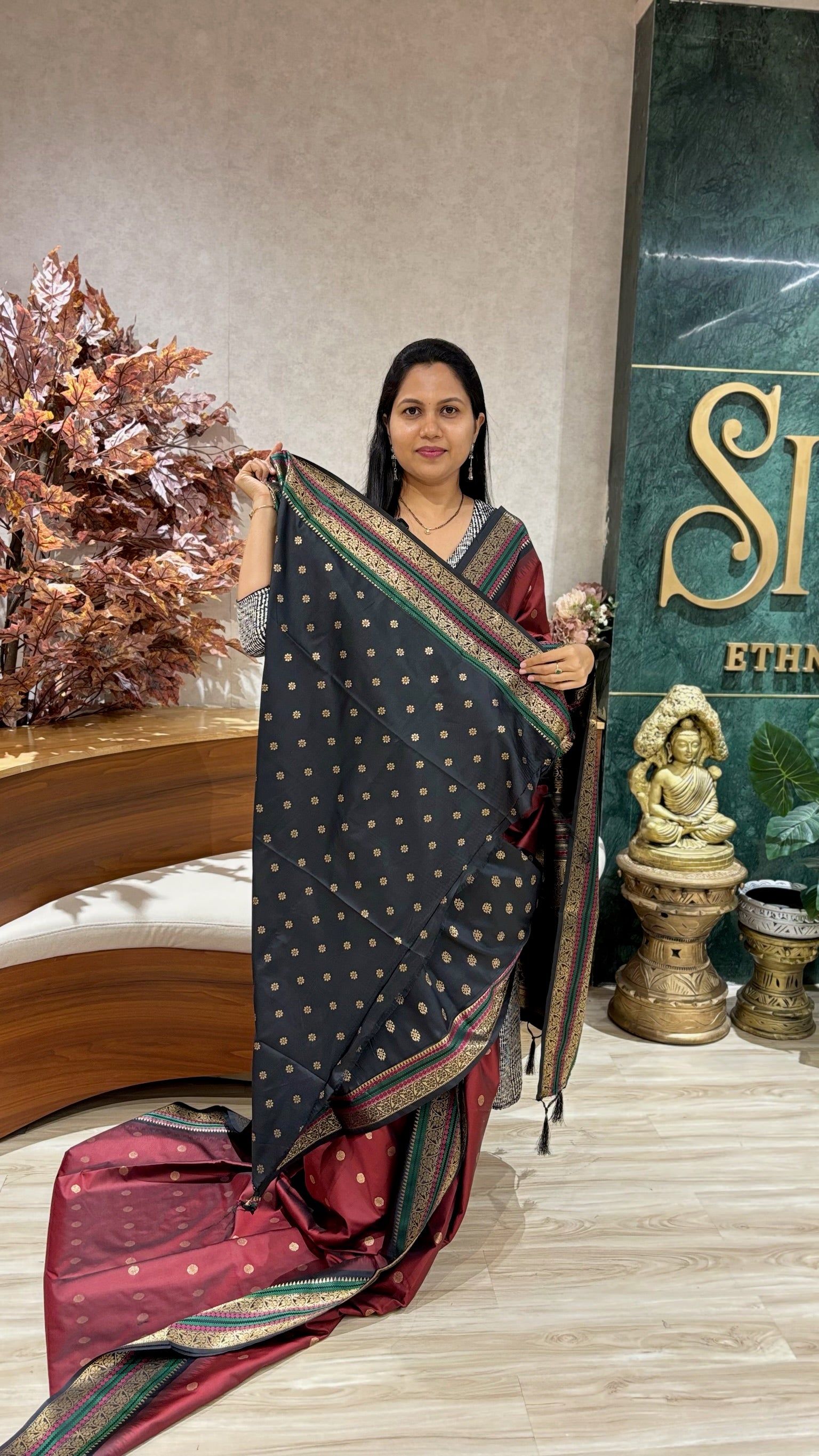 Fancy silk temple border