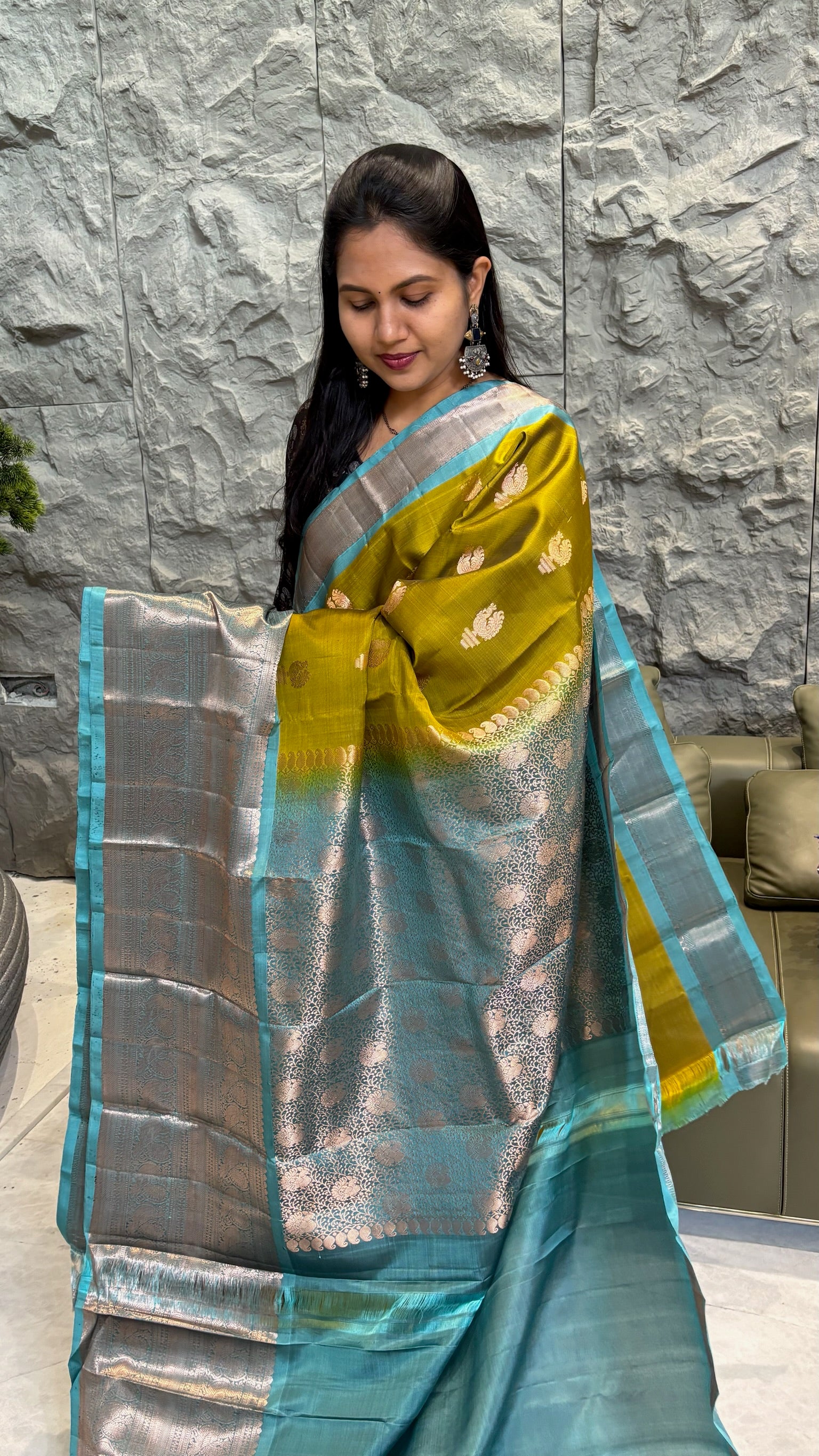 Handloom kanchi  pattu mehndi green