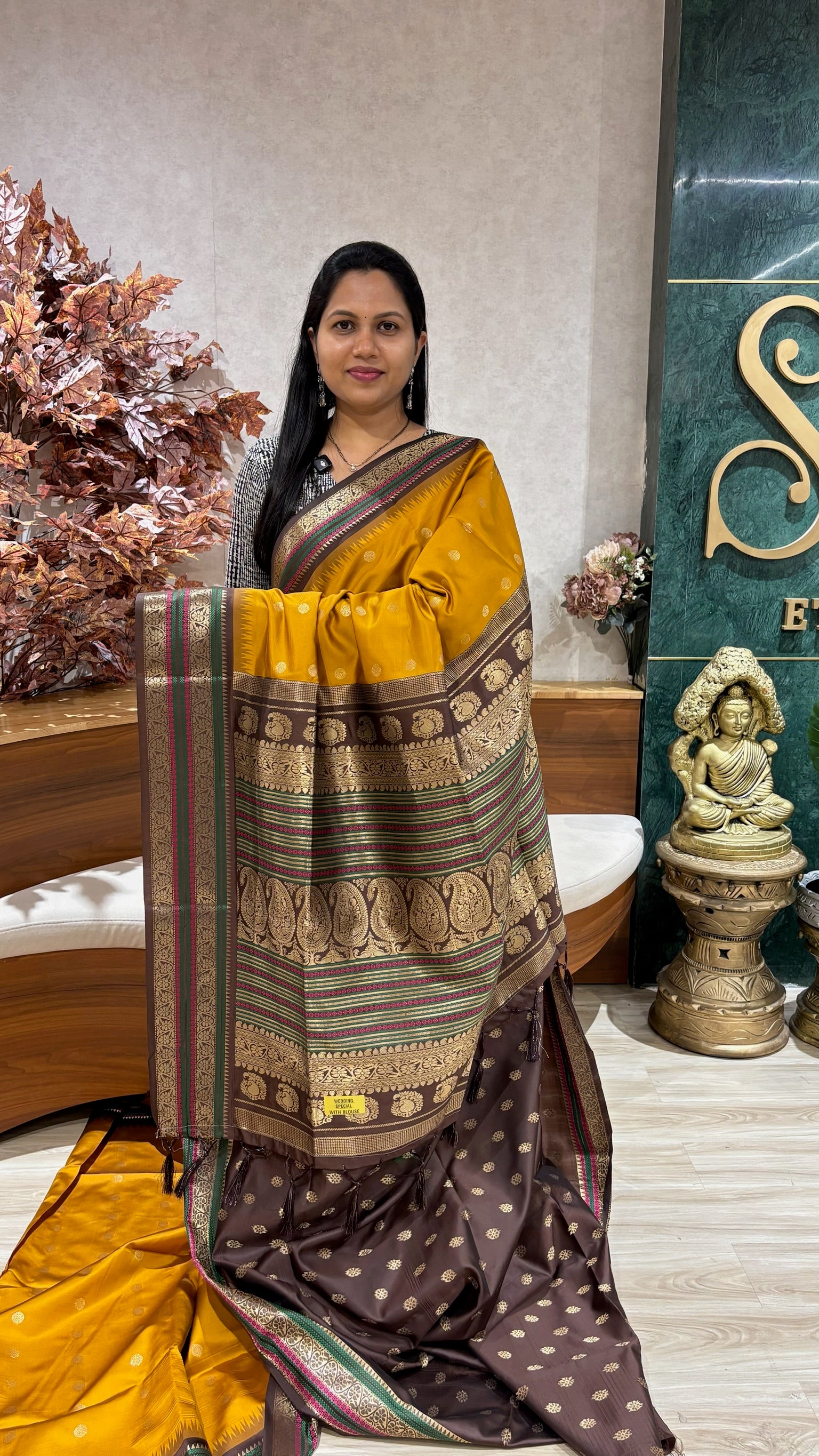 Fancy silk temple border