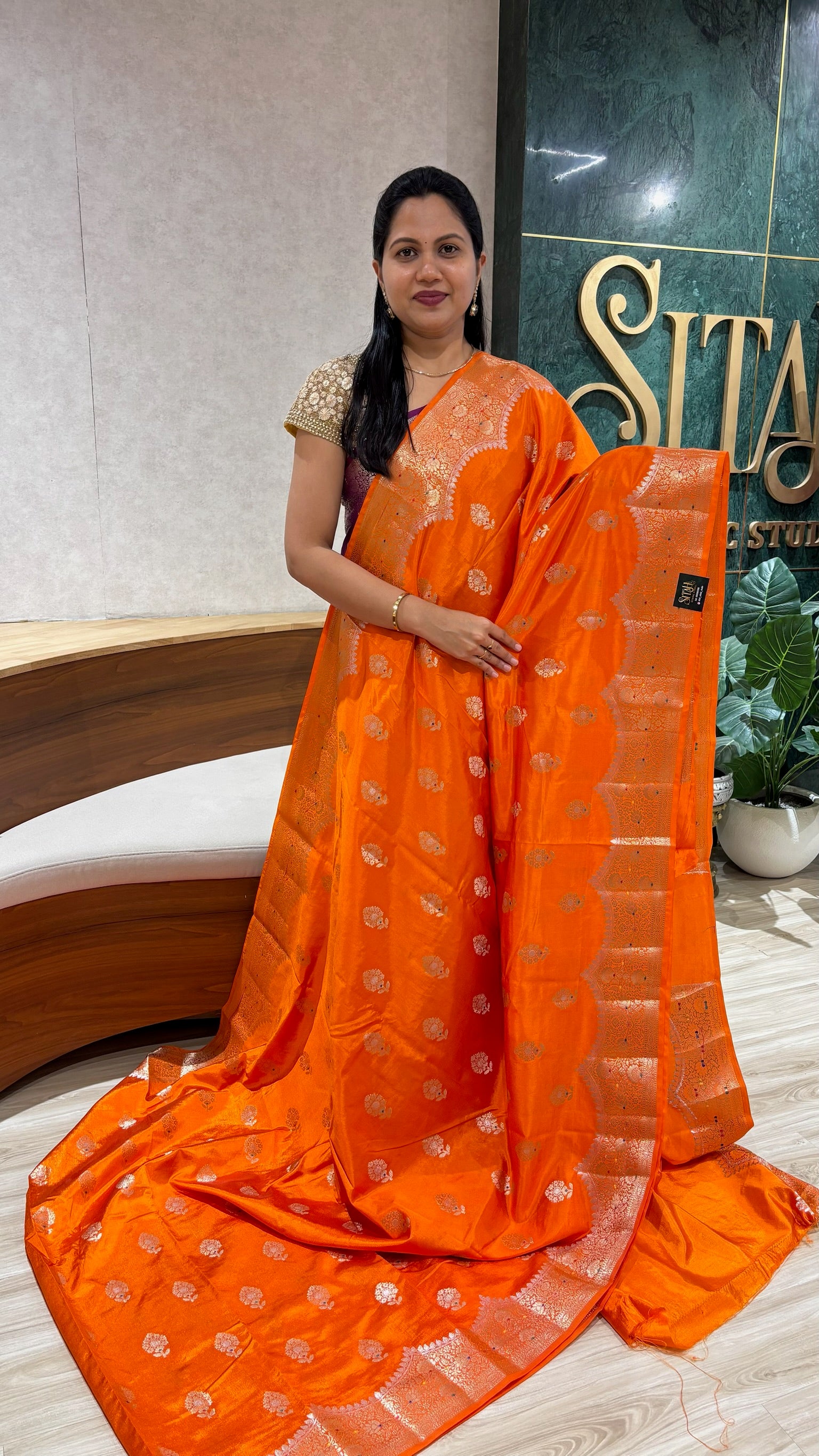 Banaras scallop orange