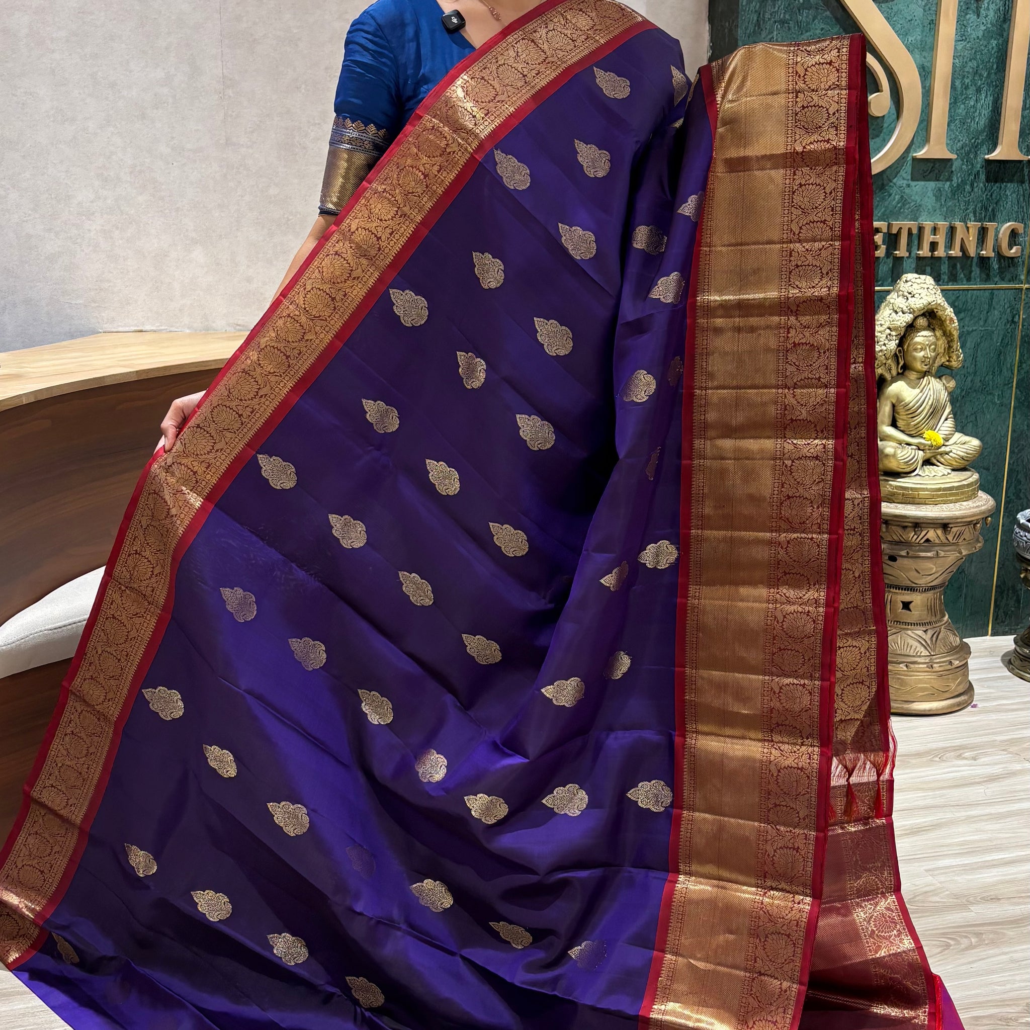 Light weight kanchi pattu