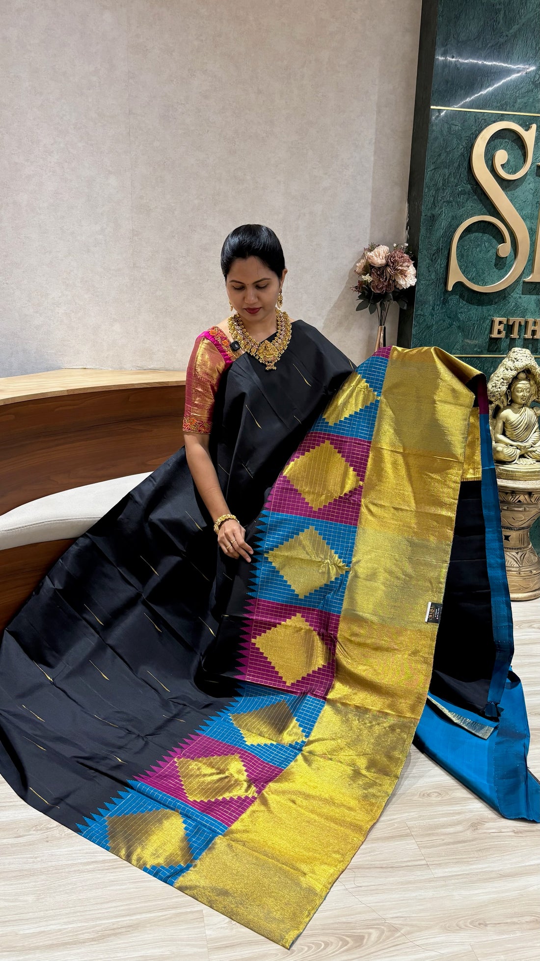 Handloom kanchi pattu black