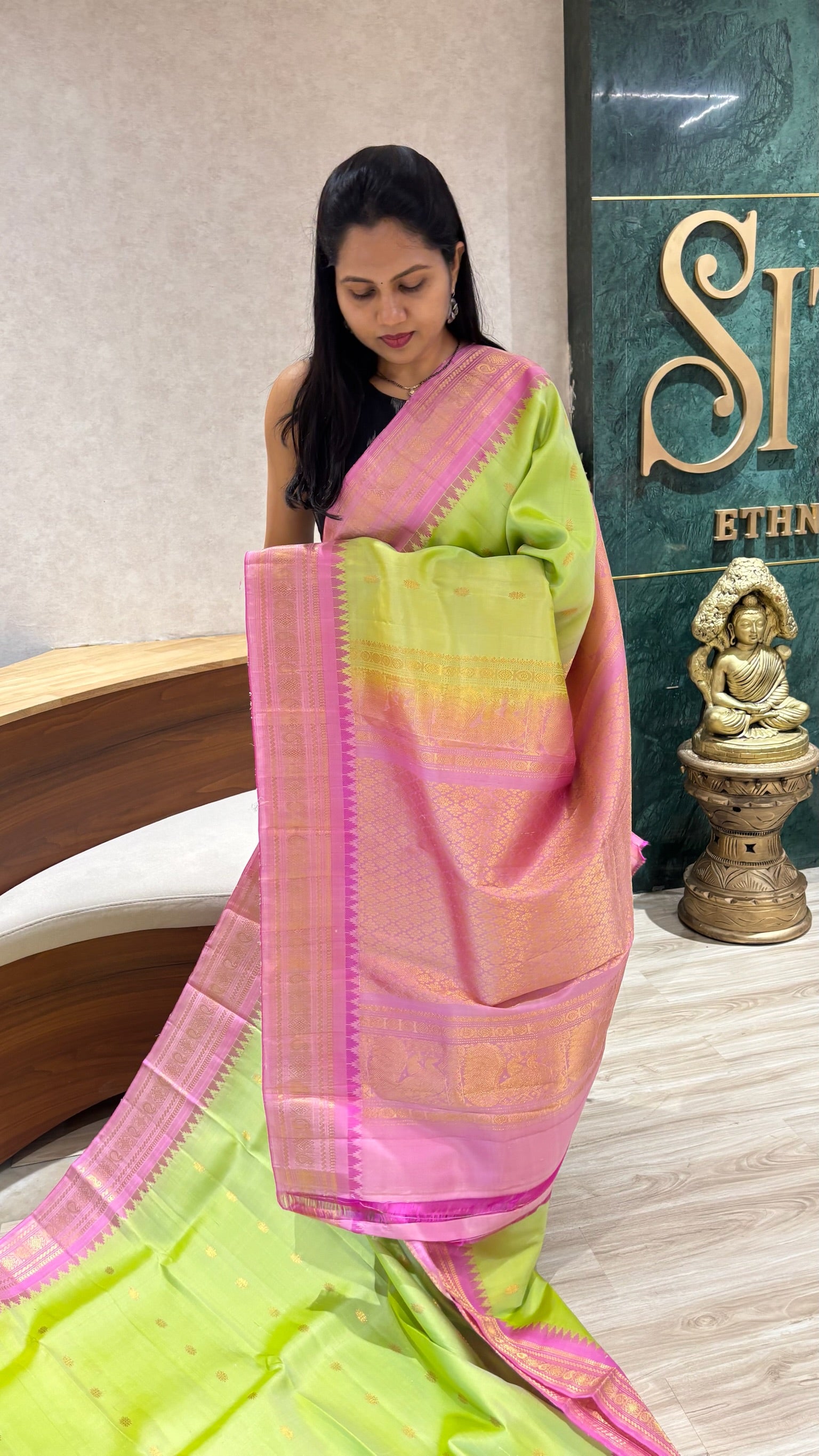Handloom gadwal pattu