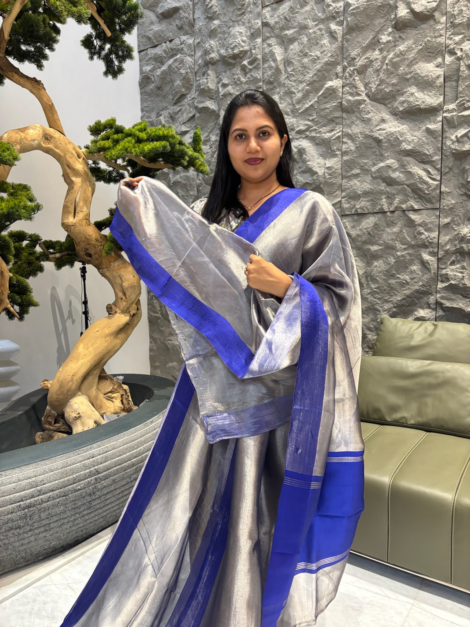 Handloom tissue saree