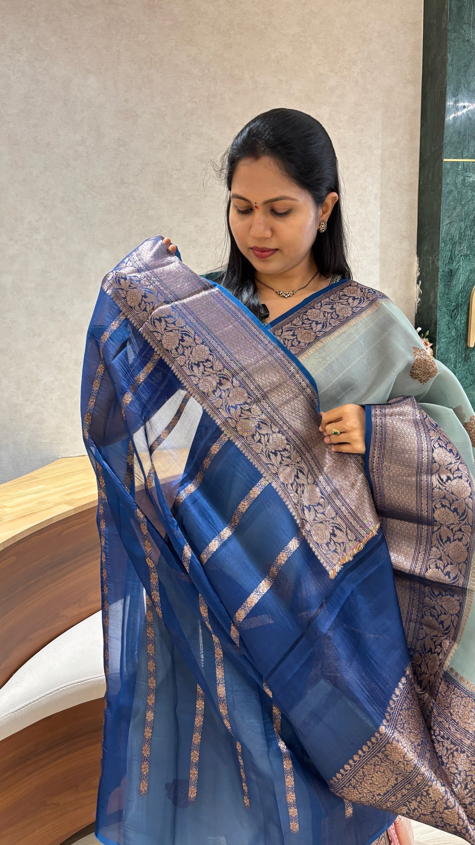 Handloom kora pattu