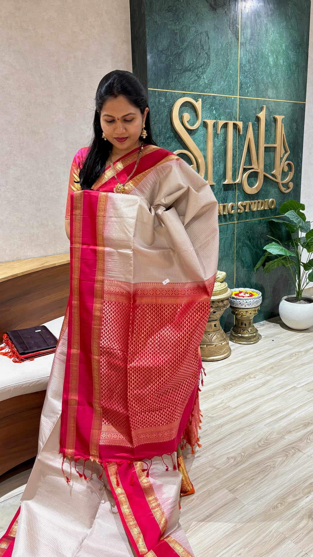 Kanchi pattu cream -red