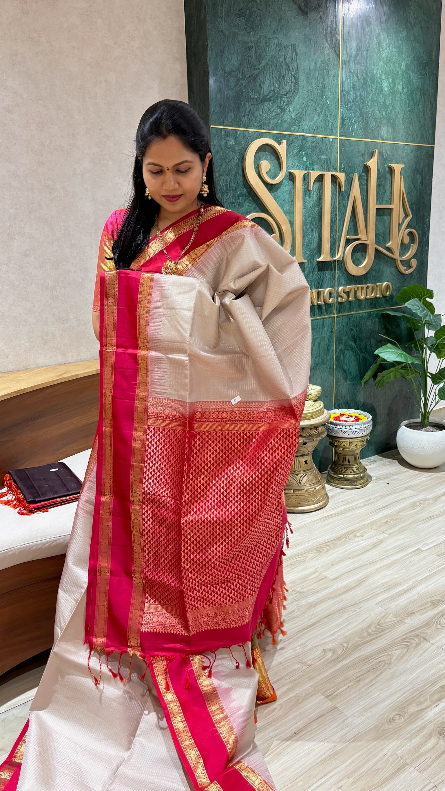 Kanchi pattu cream -red