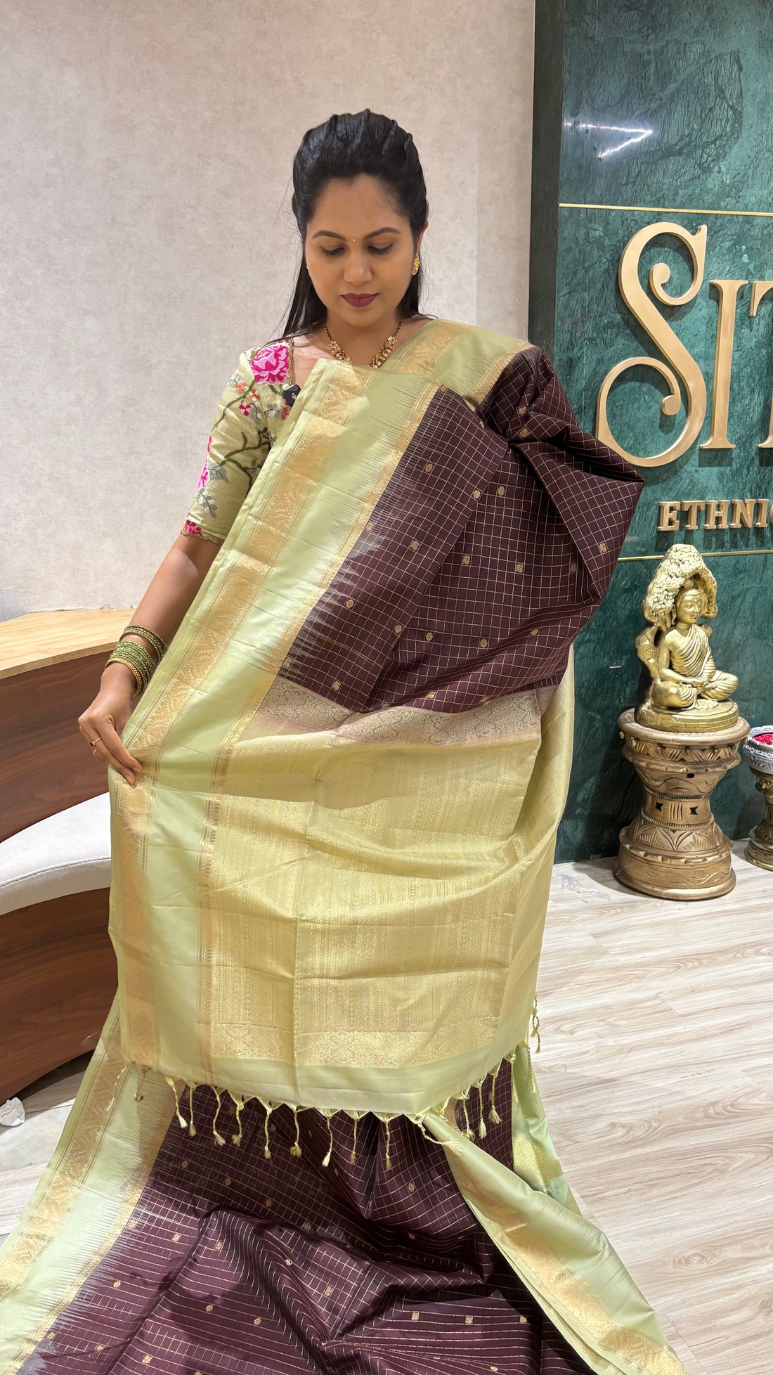Kanchi pattu snuff - pista green