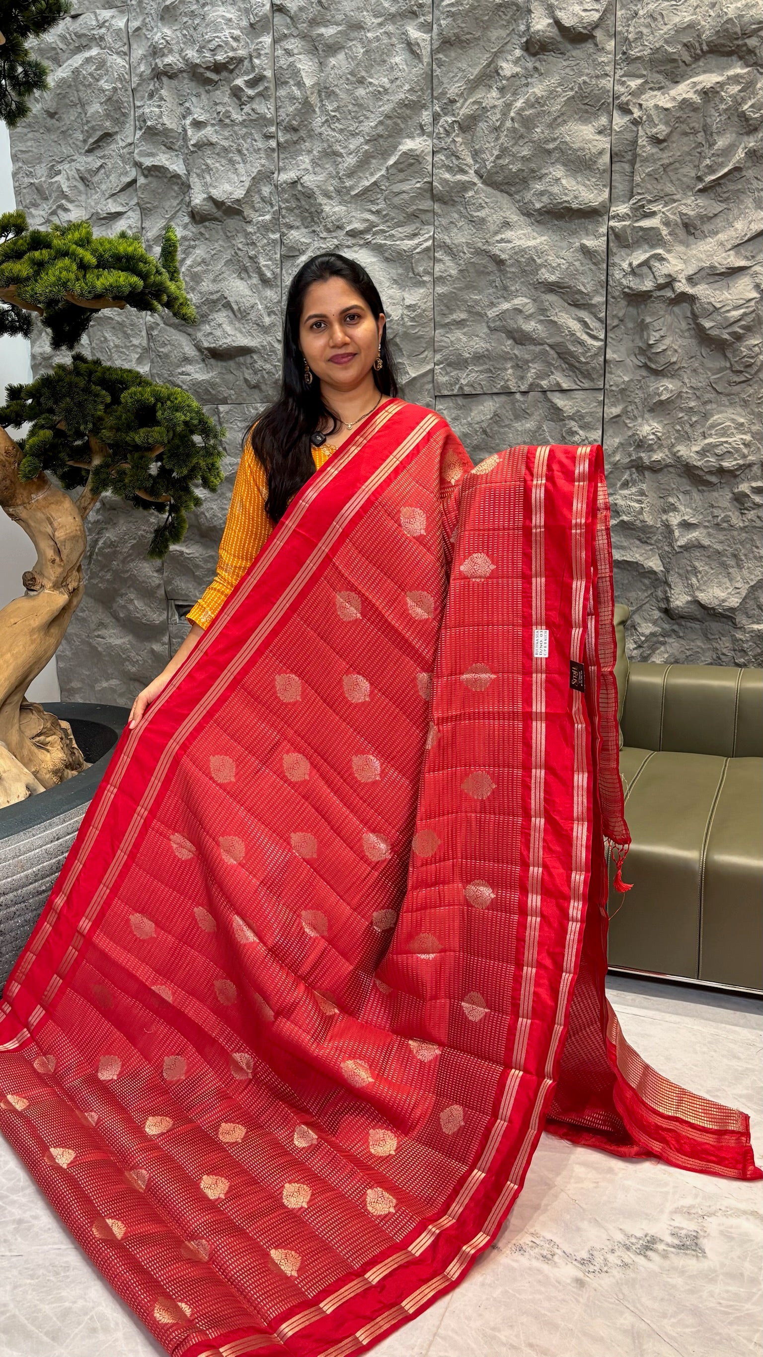 Budget mango pattu red
