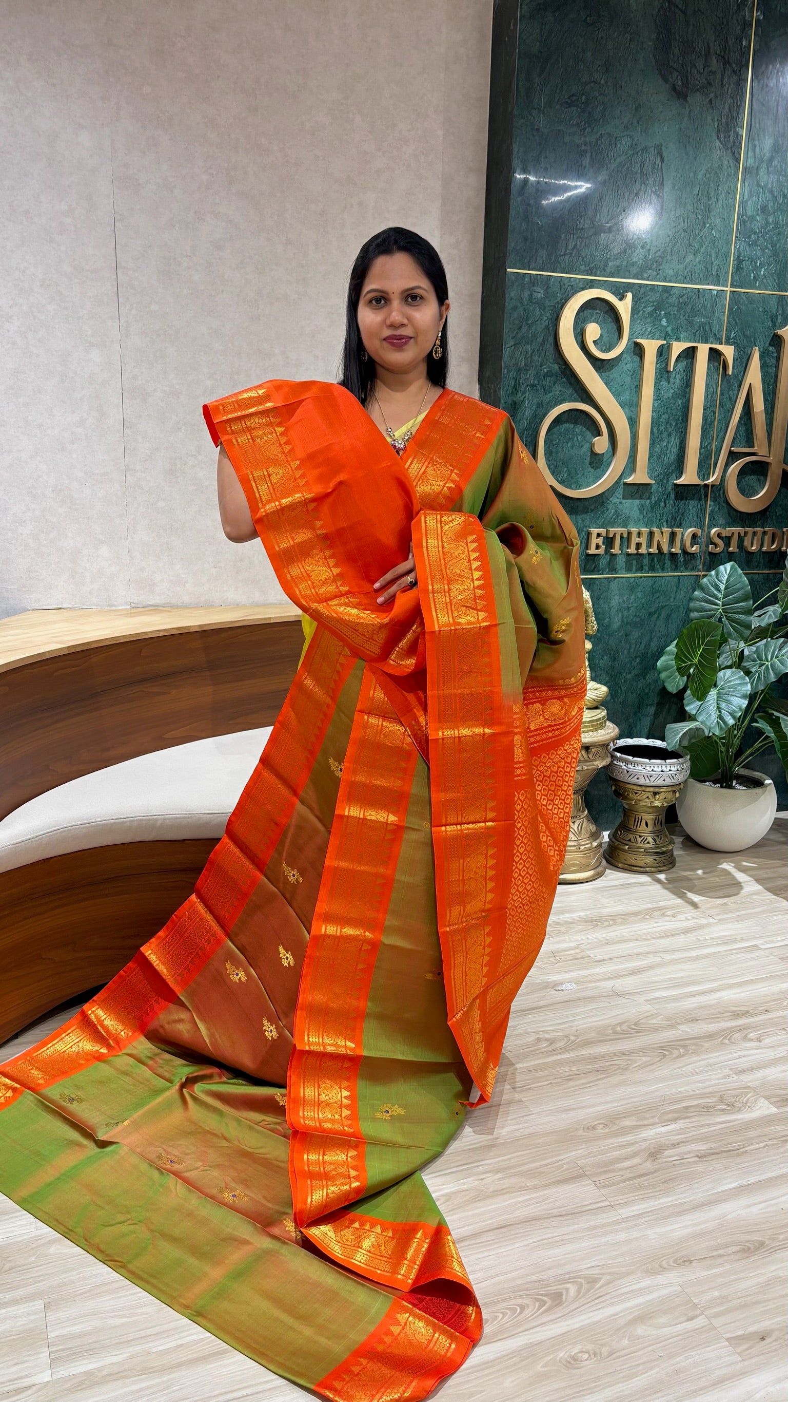 Handloom gadwal pattu