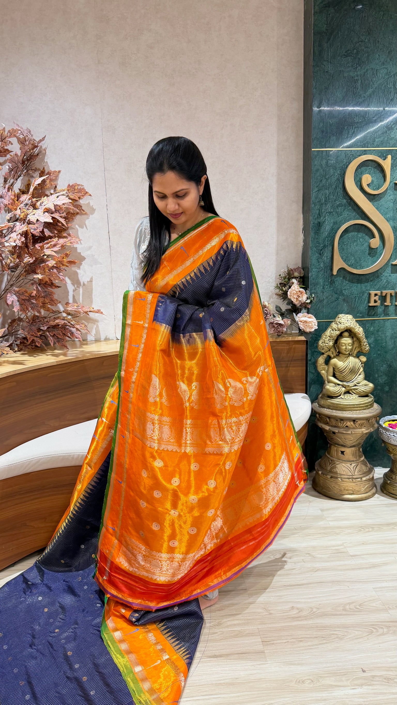 Handloom  Gadwal tissue muniya border